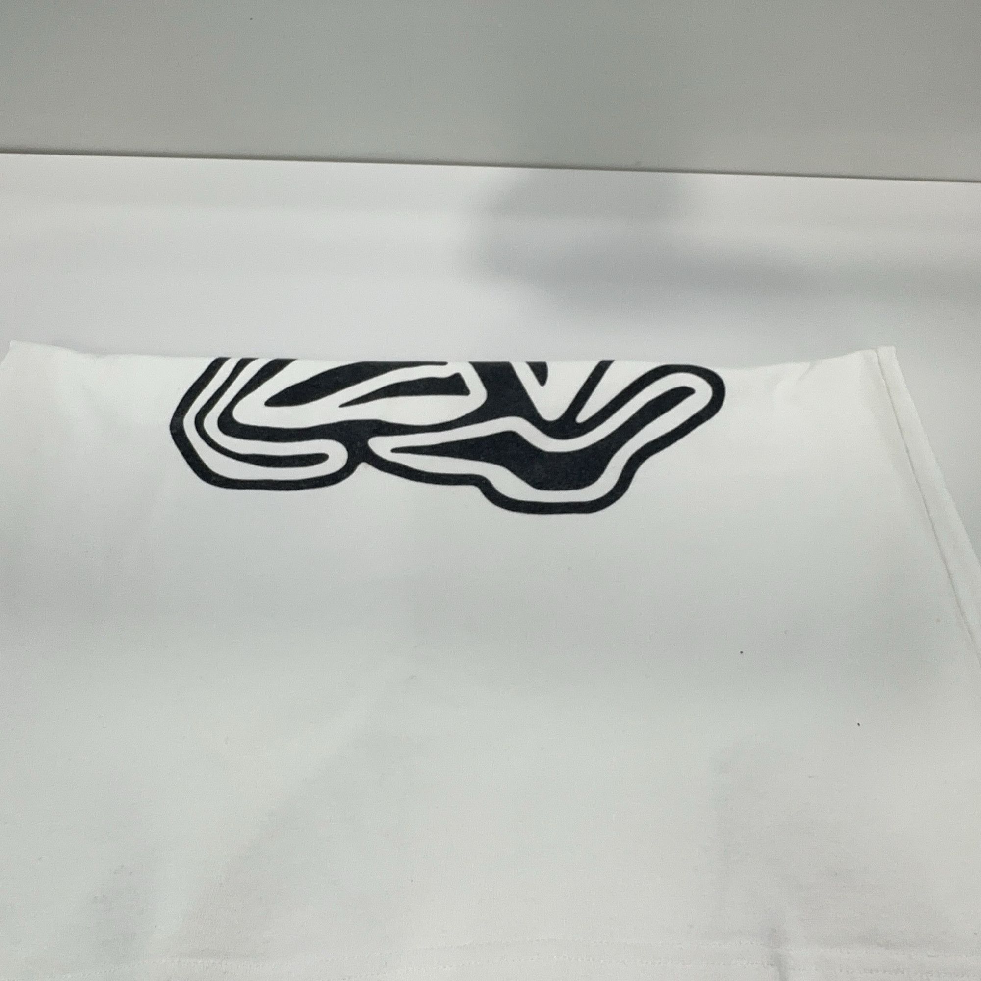 Louis Vuitton Louis Vuitton Logo Graphic T-Shirt Size S Size US S / EU 44-46 / 1 - 12 Thumbnail