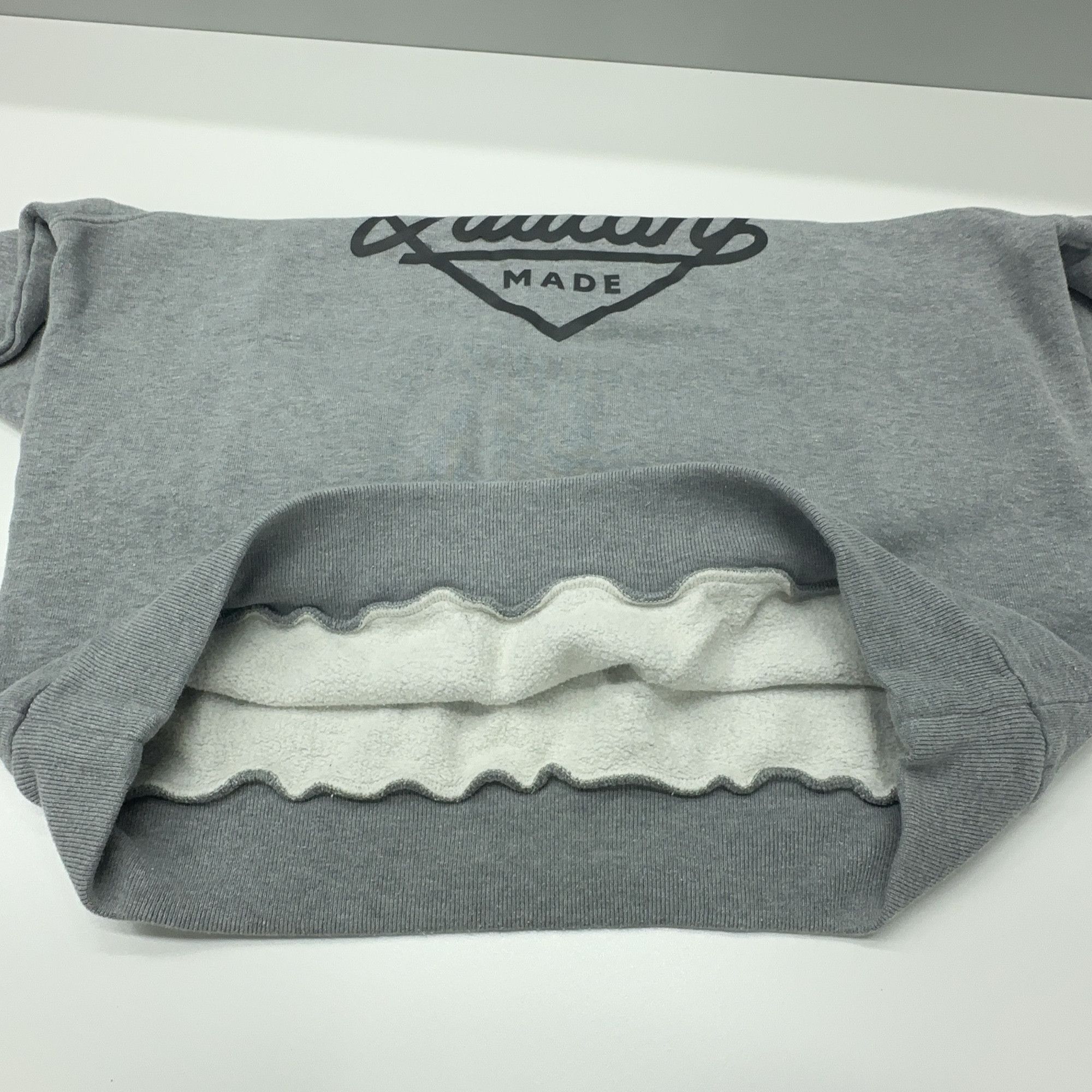 Louis Vuitton Louis Vuitton x Nigo Heart Logo Sweatshirt Size S Size US S / EU 44-46 / 1 - 8 Thumbnail