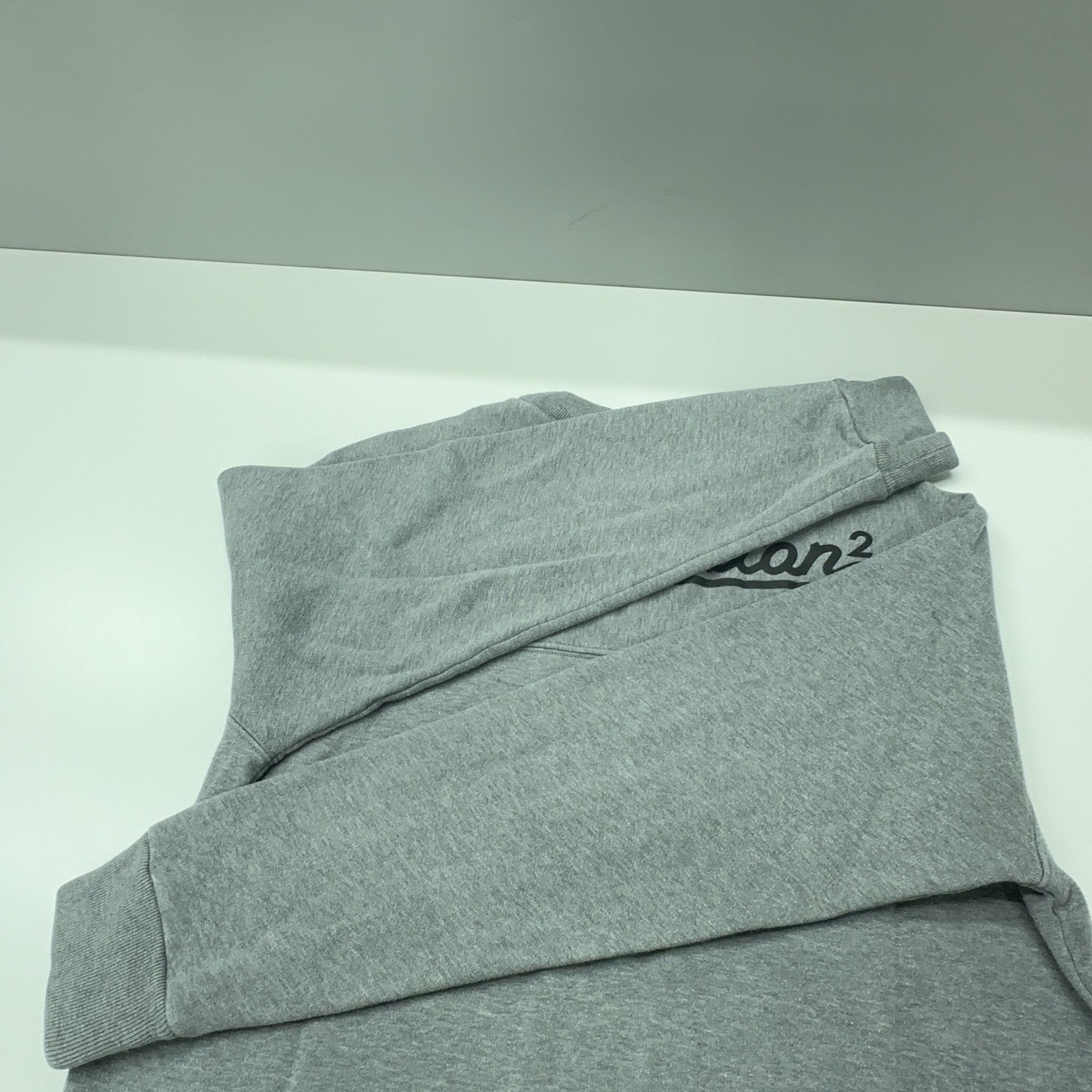 Louis Vuitton Louis Vuitton x Nigo Heart Logo Sweatshirt Size S Size US S / EU 44-46 / 1 - 13 Thumbnail