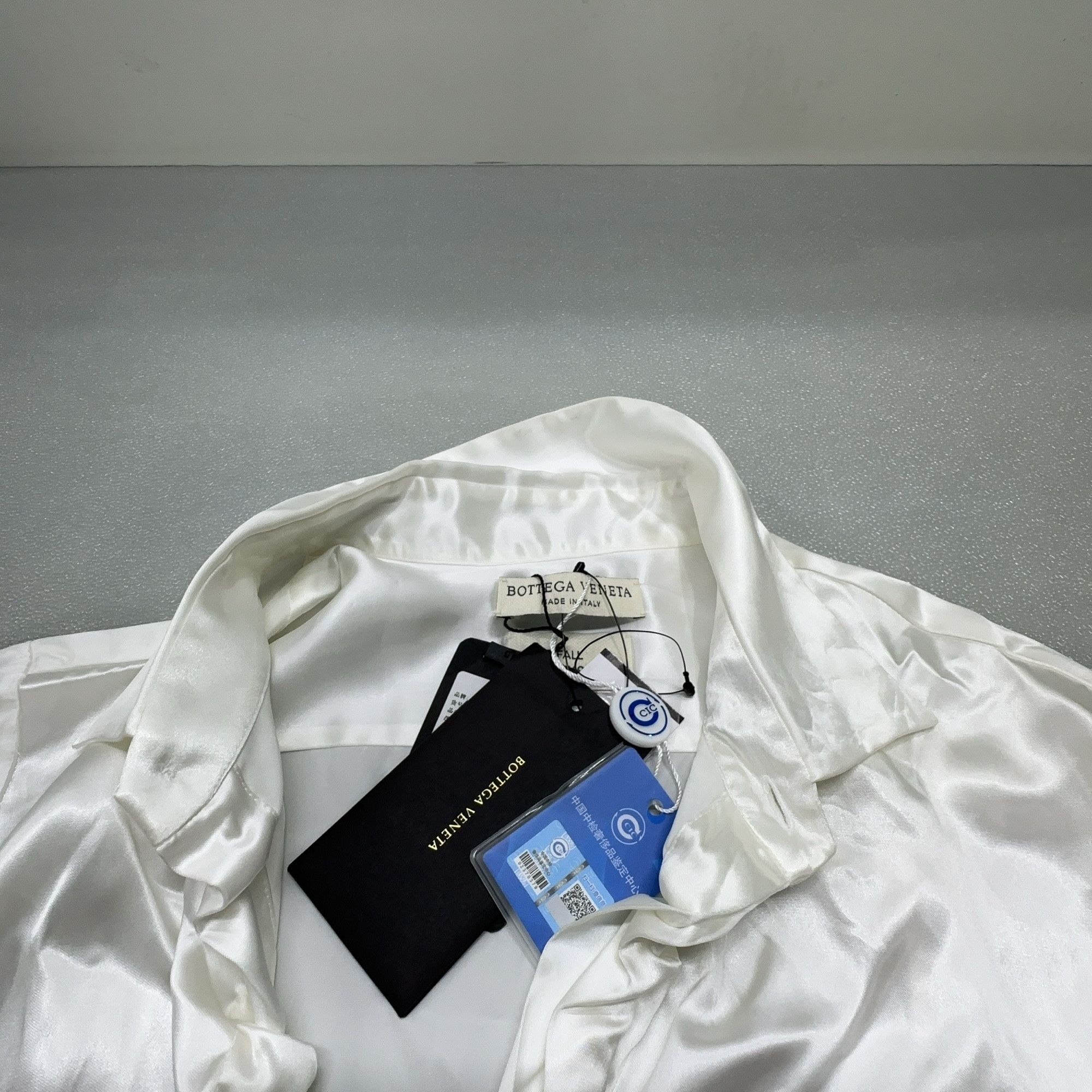 Bottega Veneta Bottega Veneta Satin Button-Up Shirt Dress White 44 Size M / US 6-8 / IT 42-44 - 5 Thumbnail