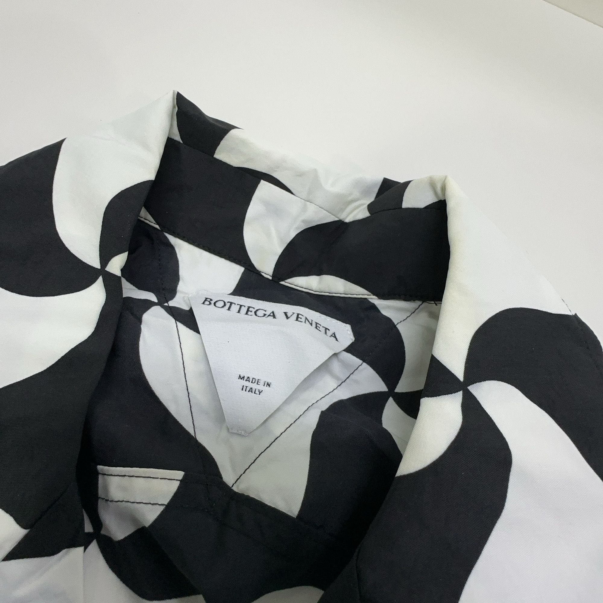 Bottega Veneta Bottega Veneta Geometric Short Sleeve Shirt Size 46 Size US S / EU 44-46 / 1 - 4 Thumbnail