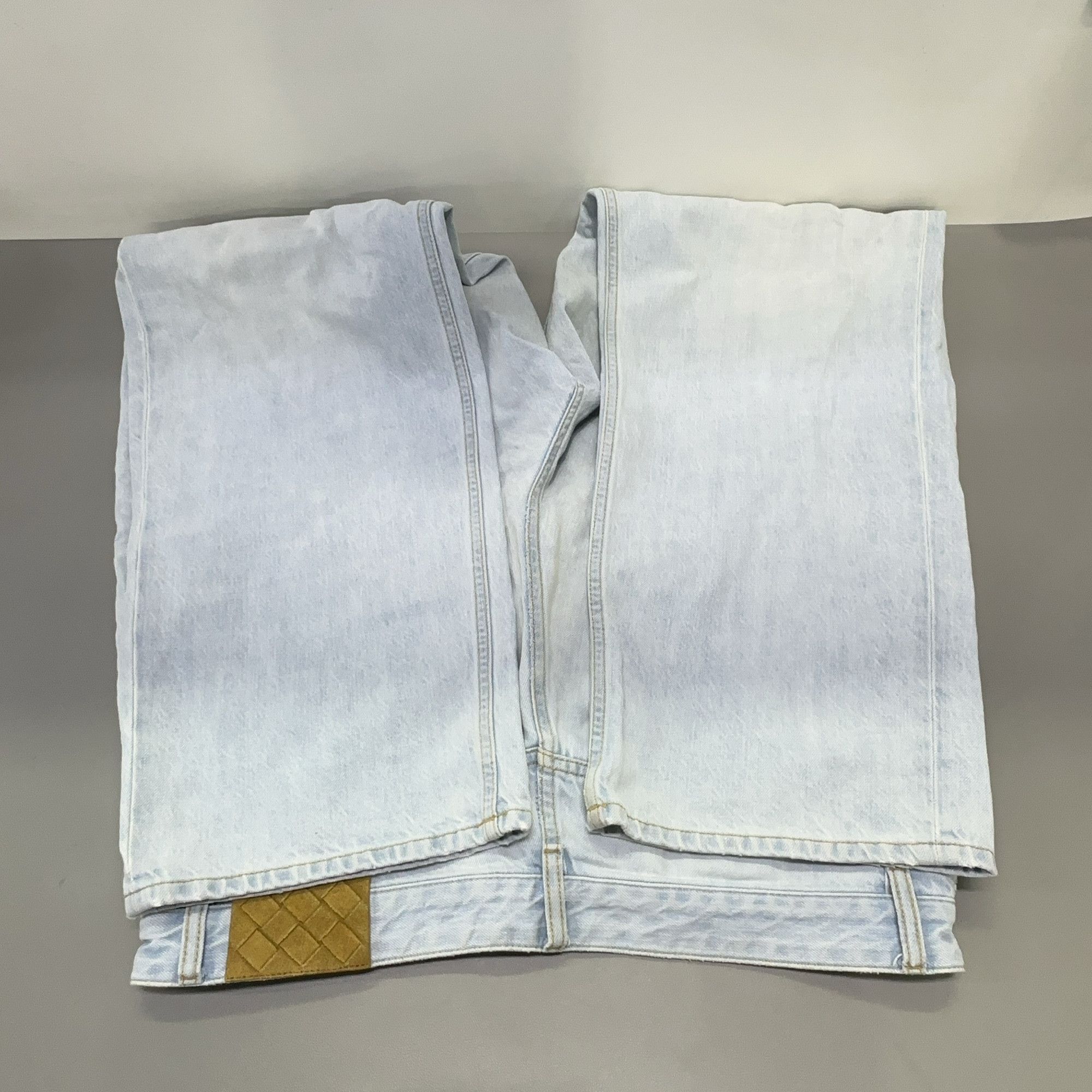 Bottega Veneta Bottega Veneta Light Wash Denim Jeans Size 34 Size US 34 / EU 50 - 10 Thumbnail