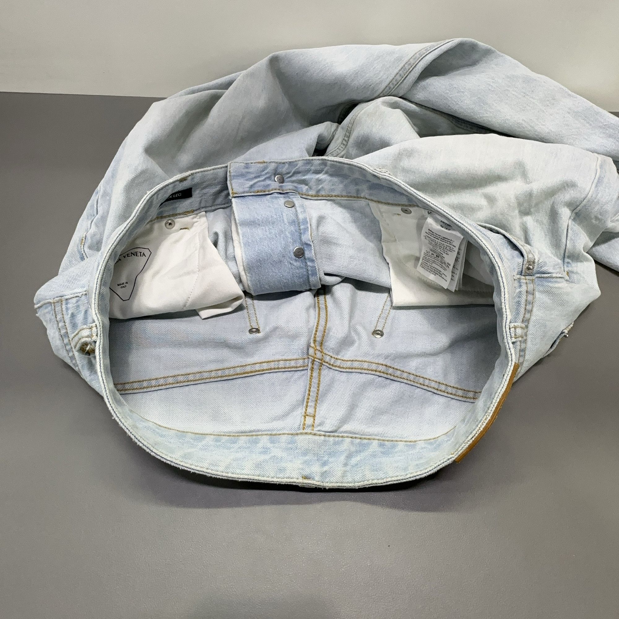 Bottega Veneta Bottega Veneta Light Wash Denim Jeans Size 34 Size US 34 / EU 50 - 8 Thumbnail