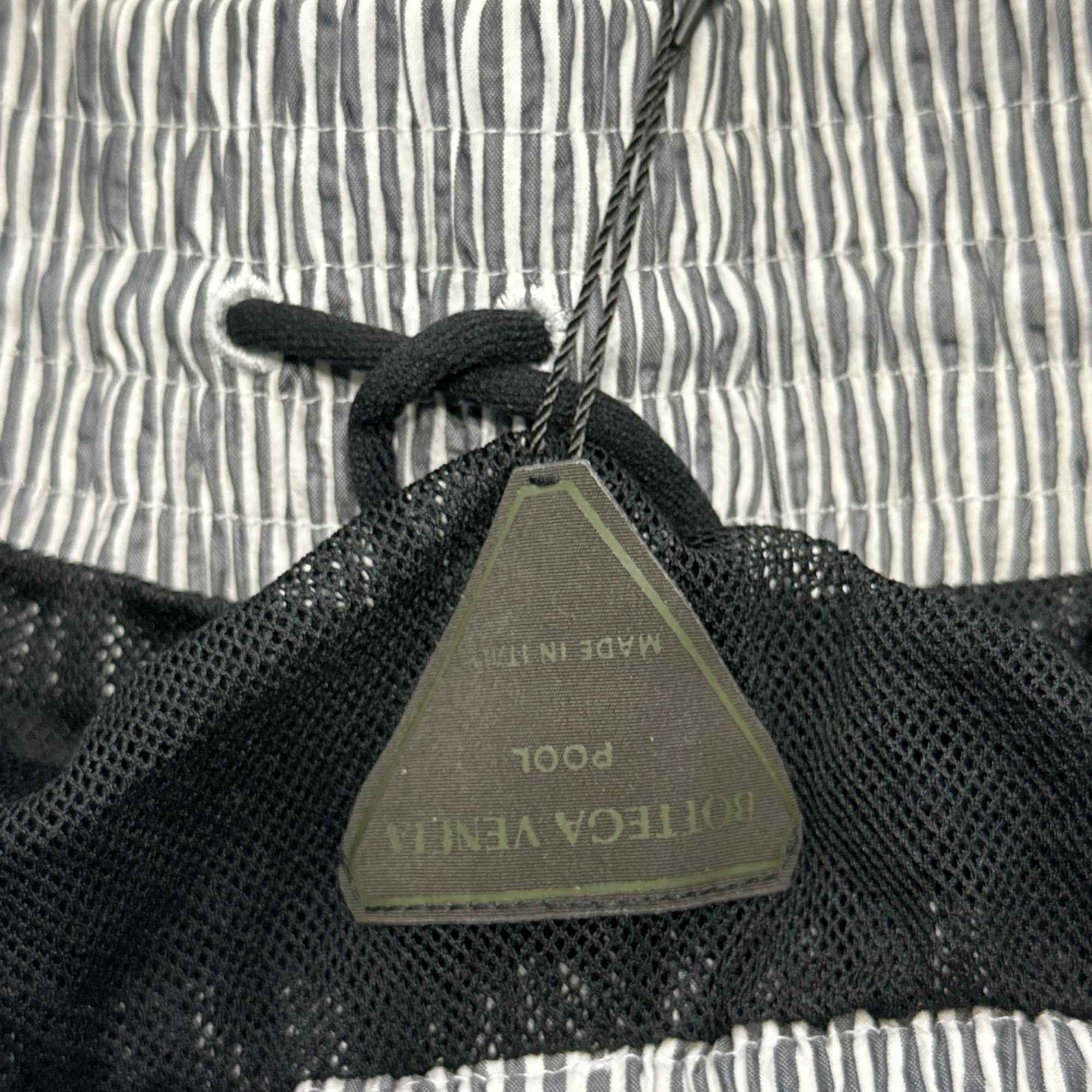 Bottega Veneta Bottega Veneta Pool Striped Swim Shorts Size S Size US 30 / EU 46 - 4 Thumbnail
