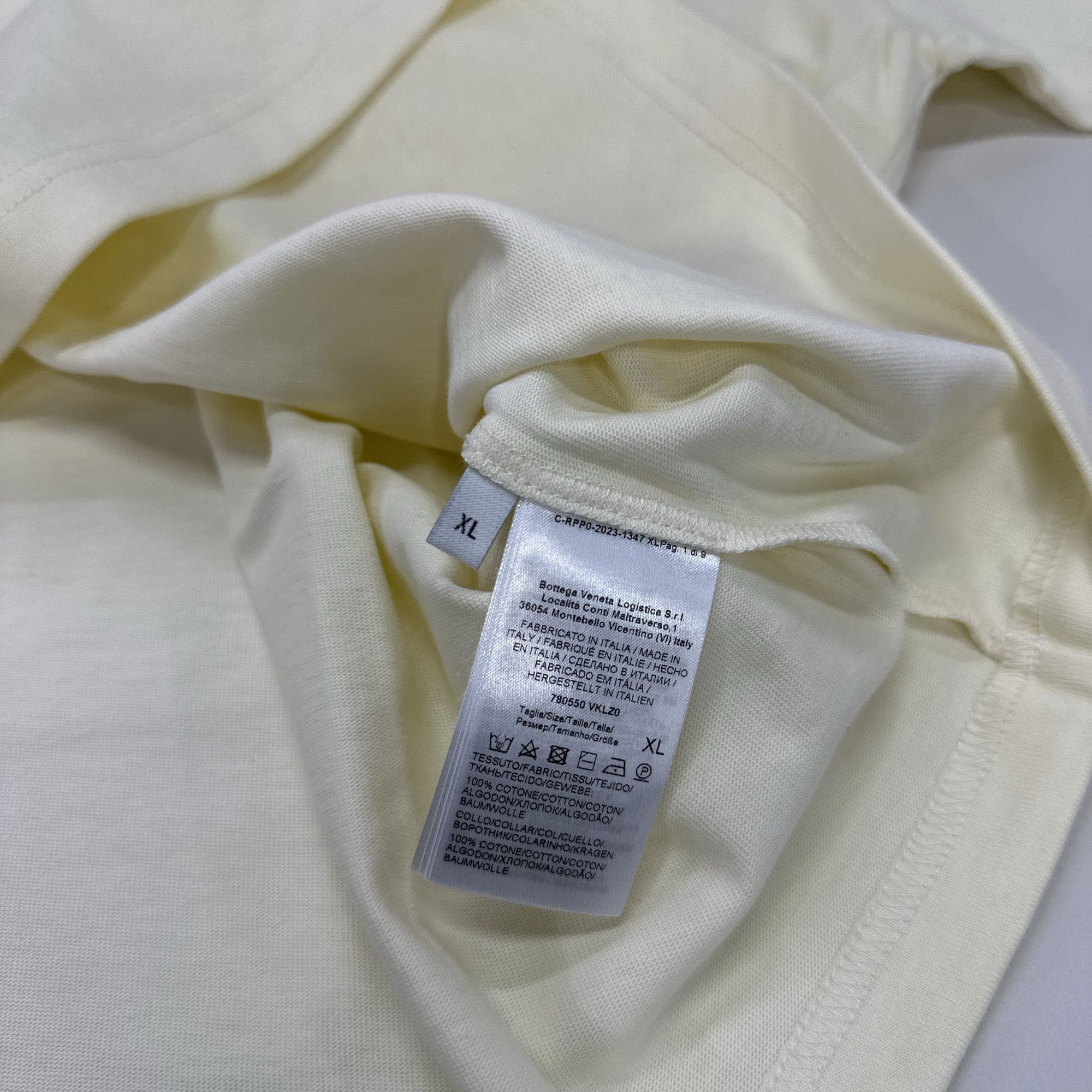 Bottega Veneta Bottega Veneta Logo Patch T-Shirt Size XL Size XL / US 12-14 / IT 48-50 - 4 Thumbnail