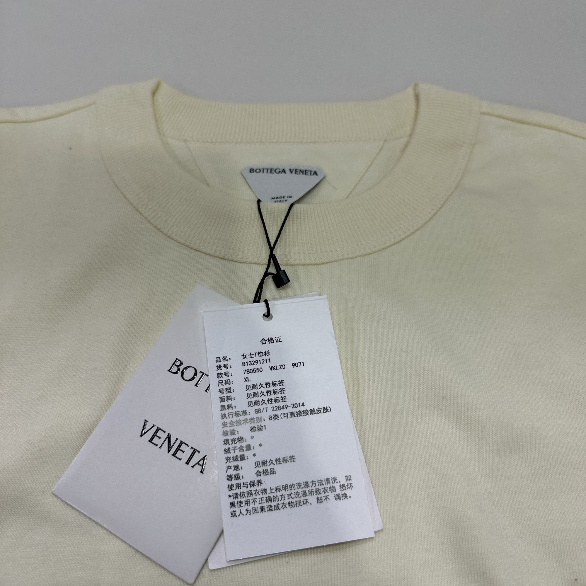 Bottega Veneta Bottega Veneta Logo Patch T-Shirt Size XL Size XL / US 12-14 / IT 48-50 - 3 Thumbnail