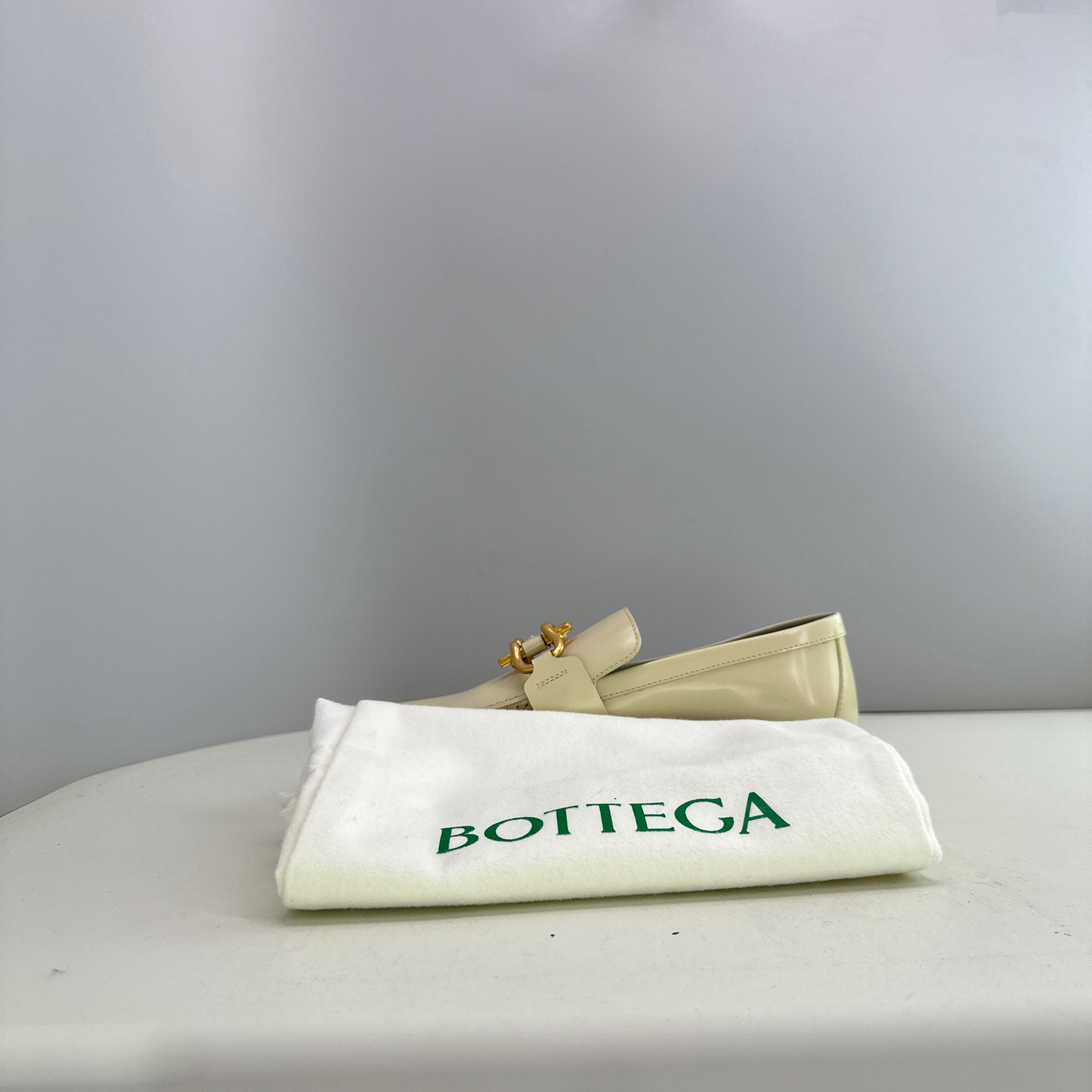 Bottega Veneta Bottega Veneta Butter Leather Chain Loafers Size 38 Size US 8 / IT 38 - 10 Thumbnail