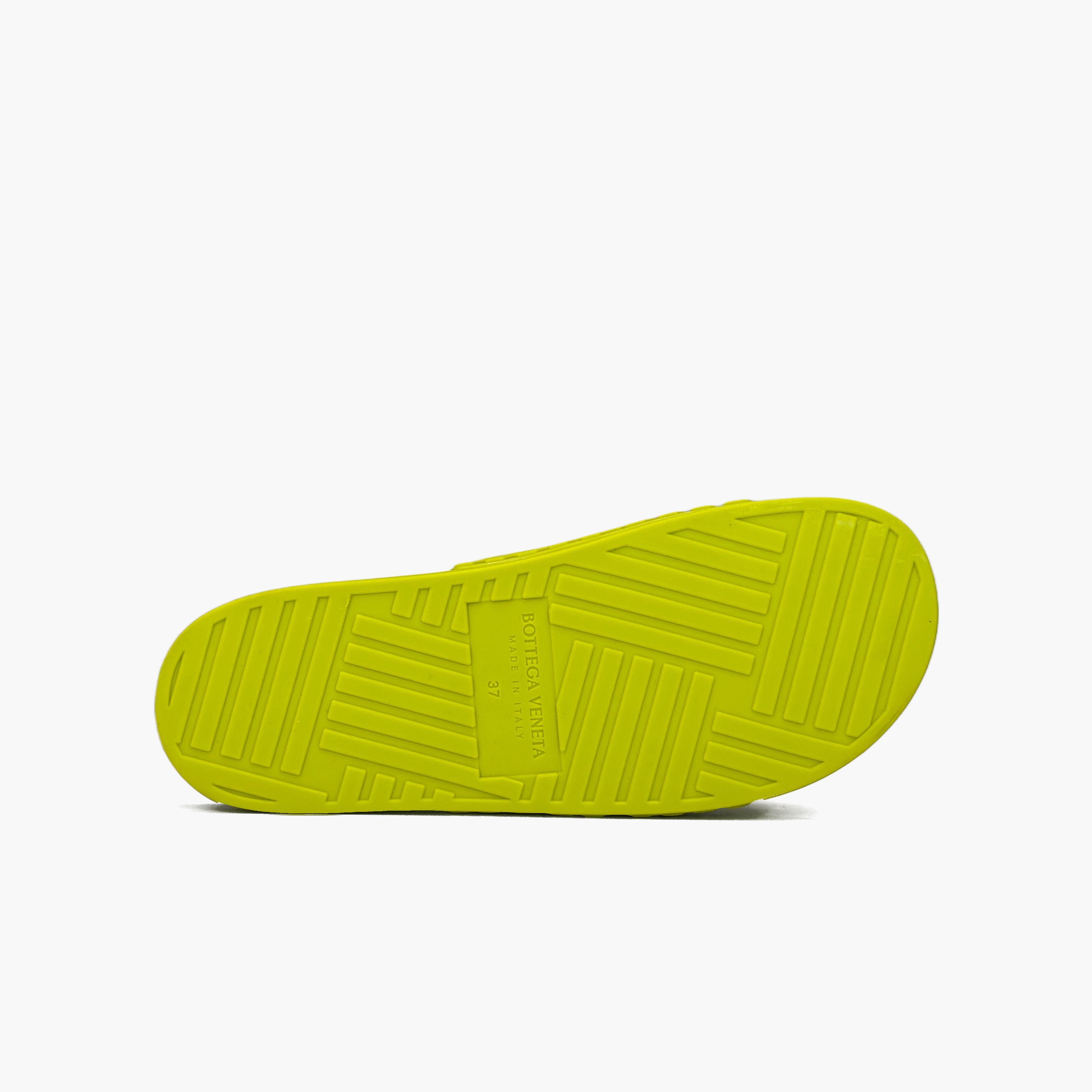 Bottega Veneta Bottega Veneta Embossed Rubber Slides Size 37 Size US 7 / IT 37 - 7 Thumbnail
