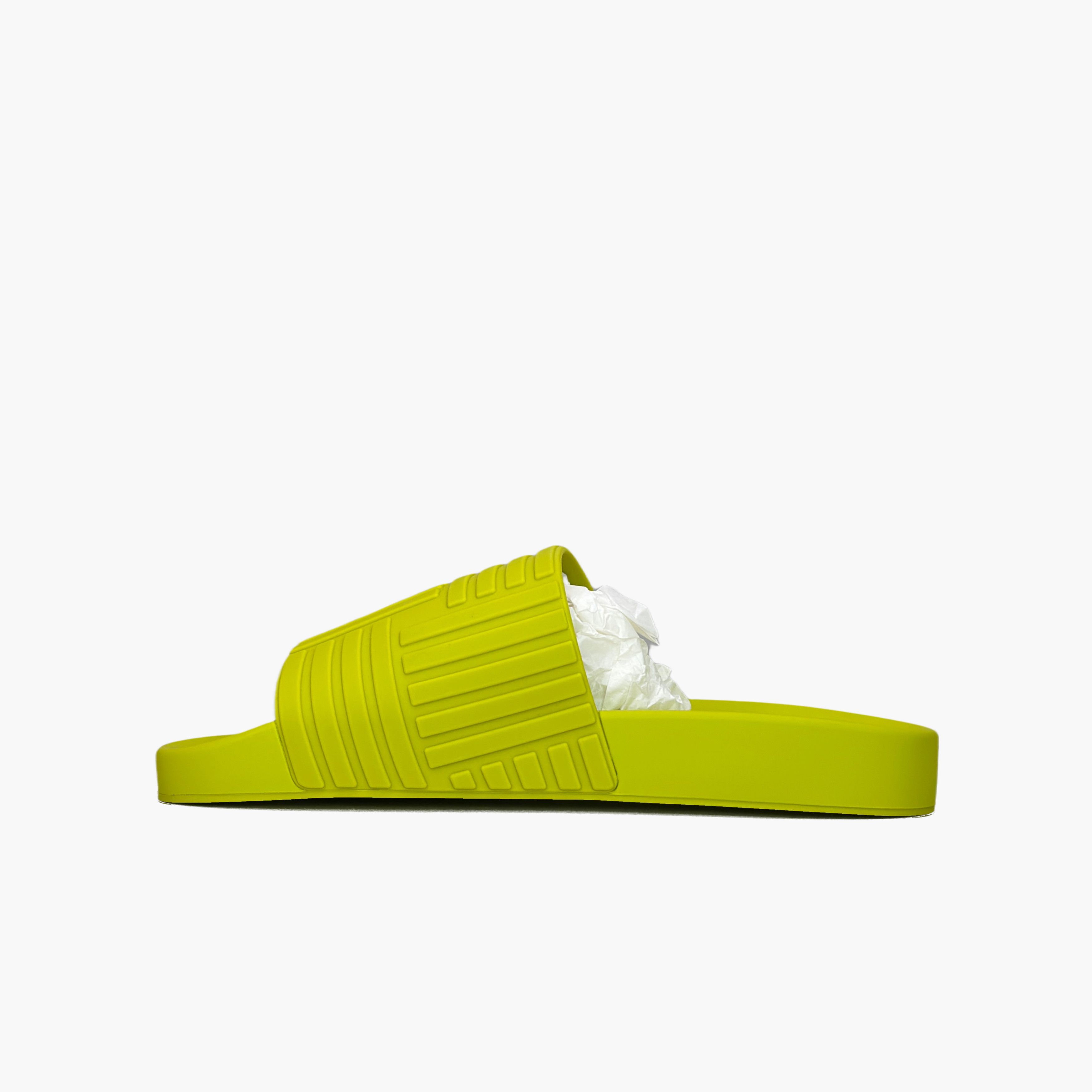 Bottega Veneta Bottega Veneta Embossed Rubber Slides Size 37 Size US 7 / IT 37 - 3 Thumbnail