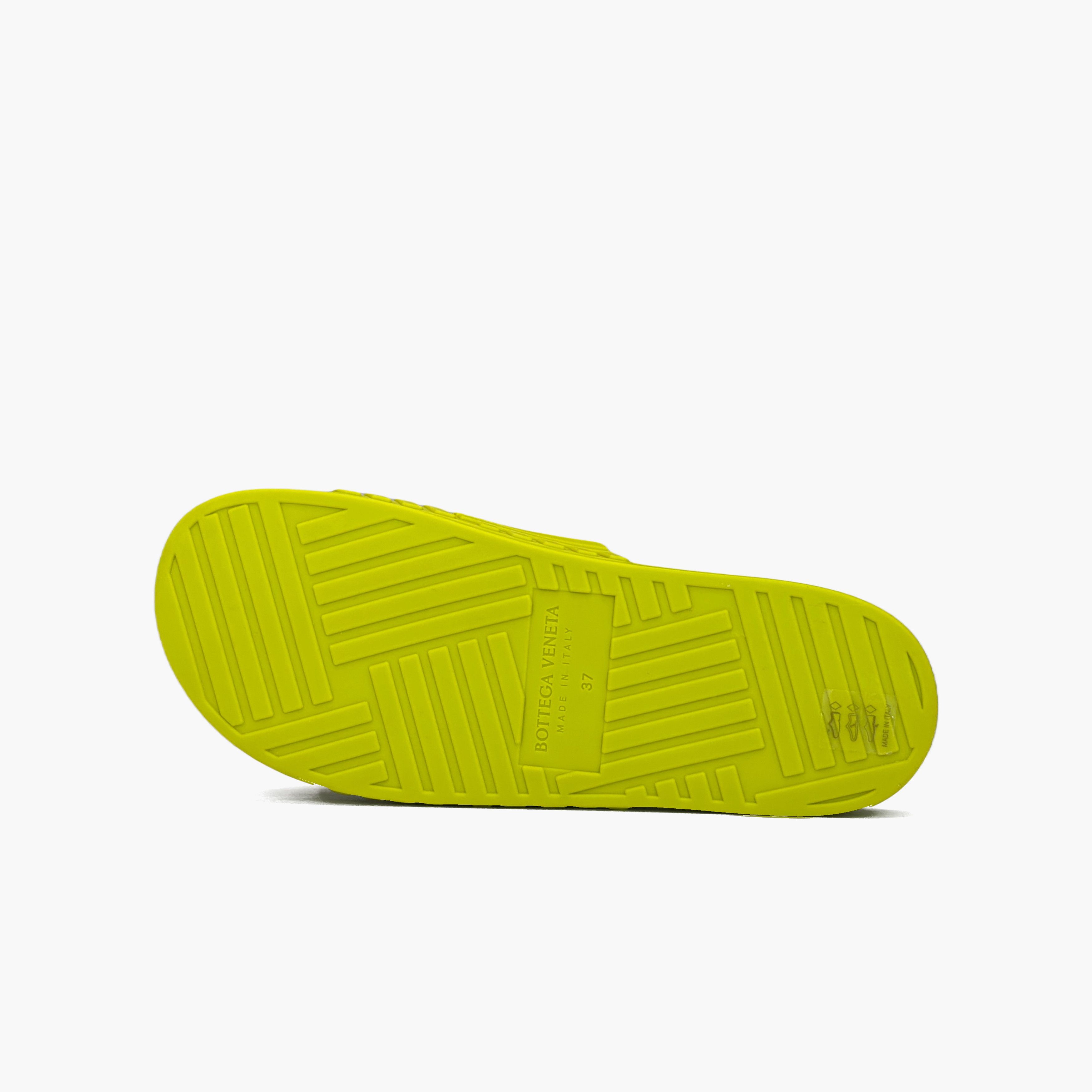 Bottega Veneta Bottega Veneta Embossed Rubber Slides Size 37 Size US 7 / IT 37 - 8 Thumbnail