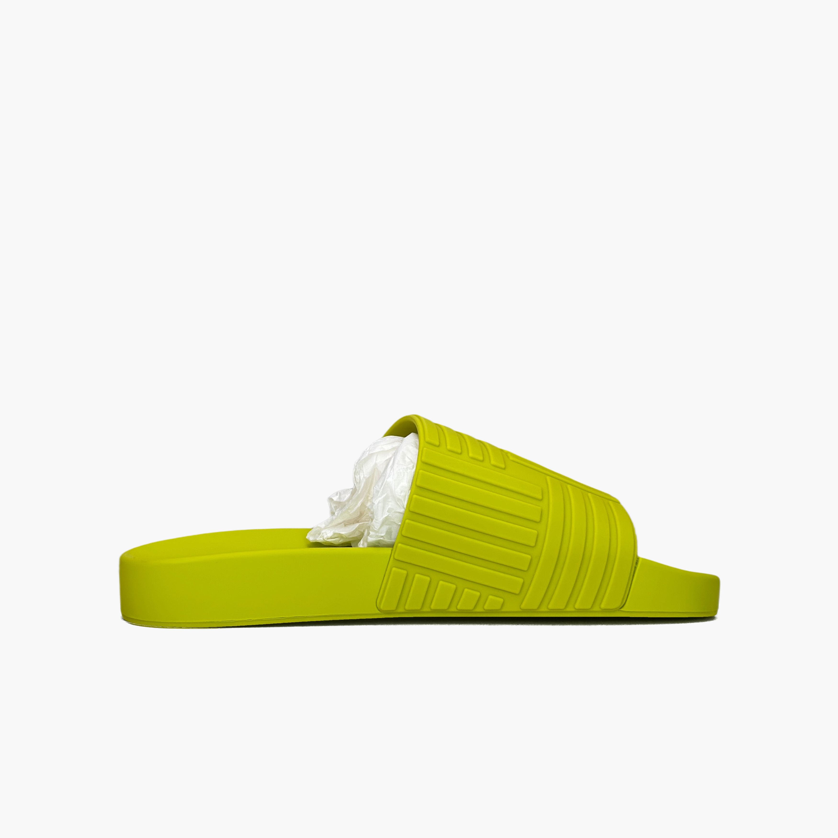 Bottega Veneta Bottega Veneta Embossed Rubber Slides Size 37 Size US 7 / IT 37 - 2 Thumbnail