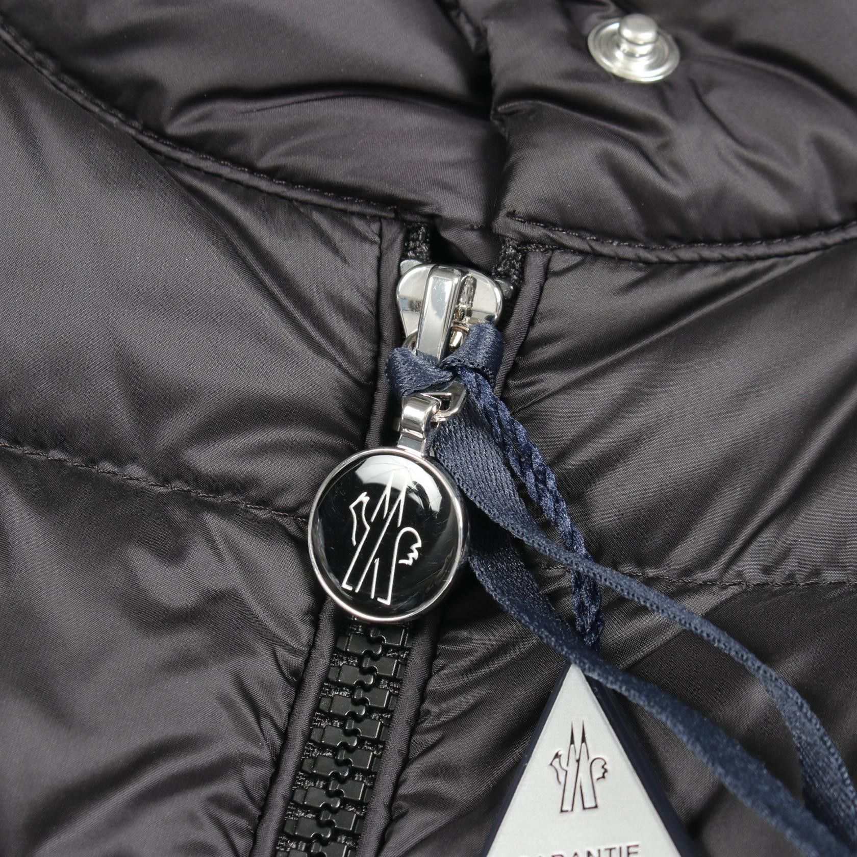 Moncler Moncler Moncler IGENS Nylon Down Vest Textile Outerwear 1A00087597YF9991 DUTY FREE for USA Size ONE SIZE - 7 Thumbnail