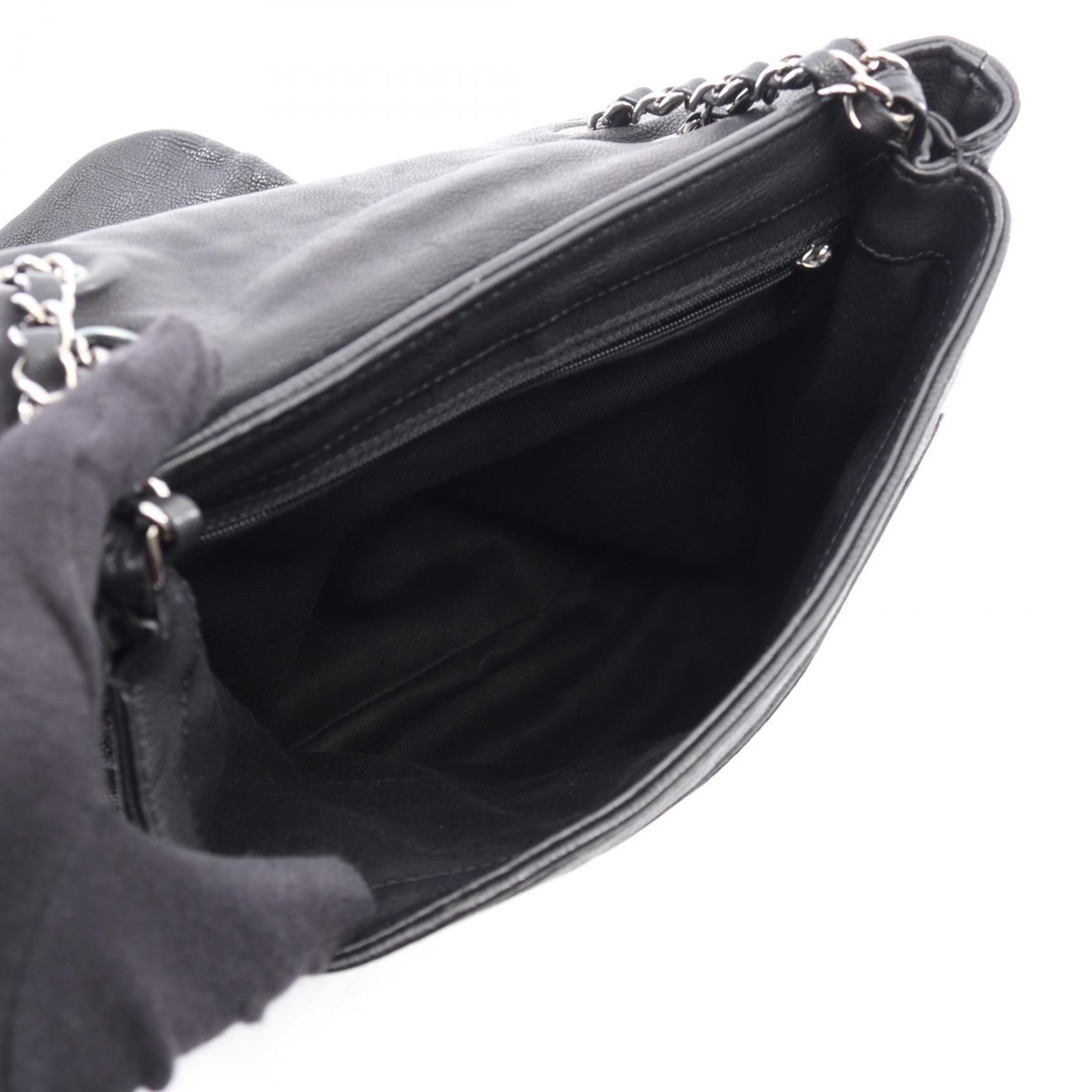 Chanel Chanel Chanel Diamond Stitch Leather Shoulder Bag Leather Shoulder Bag DUTY FREE for USA Size ONE SIZE - 3 Thumbnail