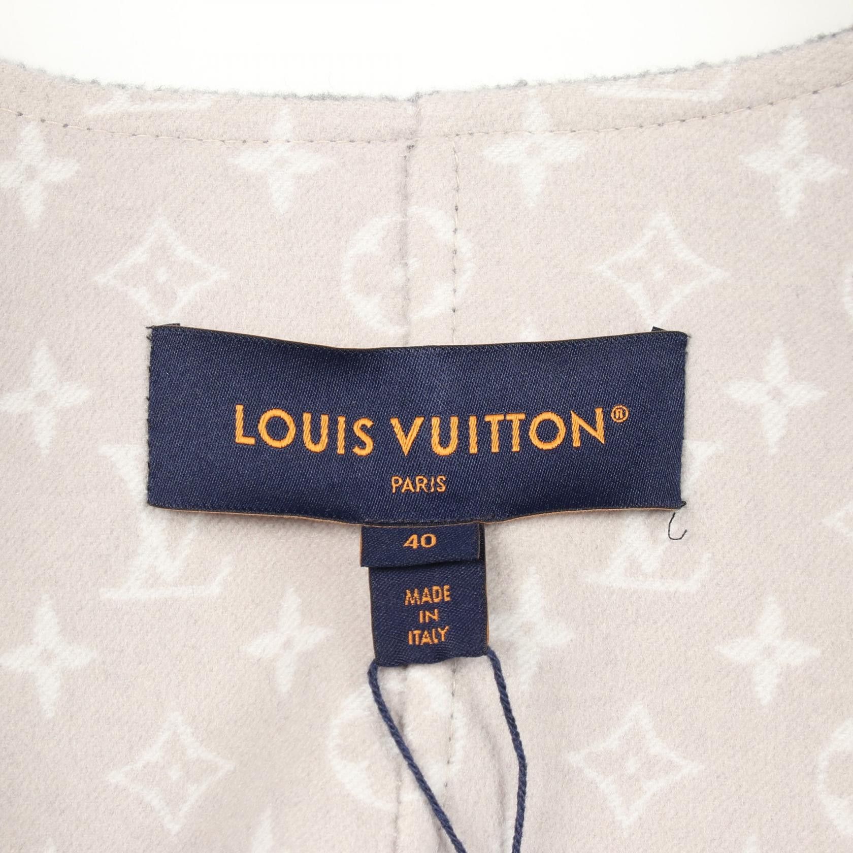 Louis Vuitton Louis Vuitton Louis Vuitton Double Face Wool Cape Coat Textile Outerwear RW242WWQWEFRCO32 DUTY FREE for USA Size ONE SIZE - 4 Thumbnail