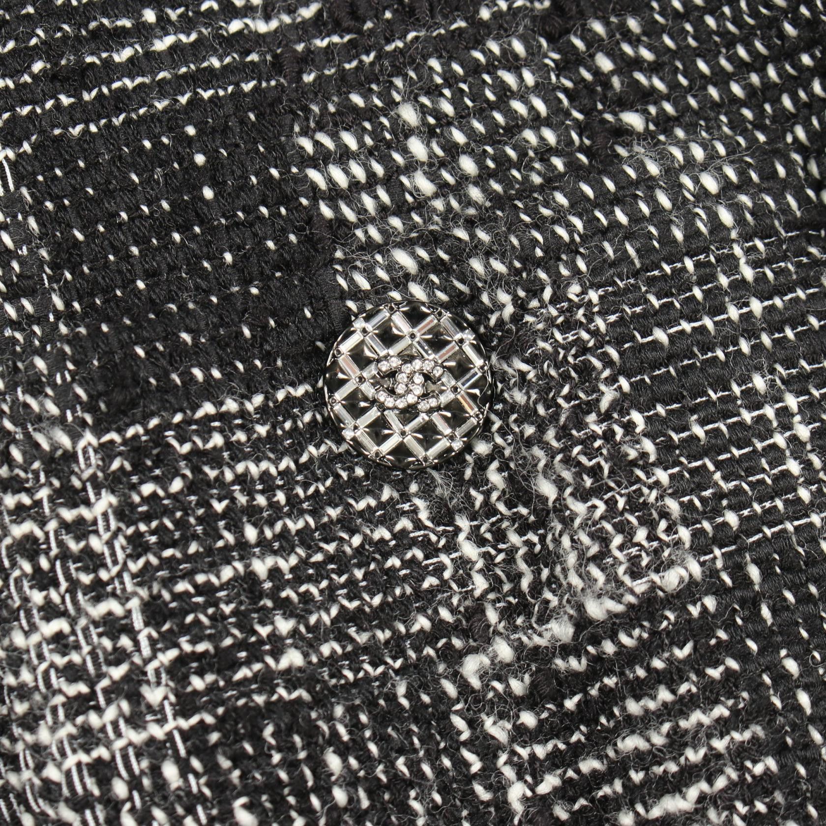 Chanel Chanel Chanel Coco Mark Button Tweed Collarless Jacket Textile Outerwear P73194V64514 DUTY FREE for USA Size ONE SIZE - 10 Thumbnail