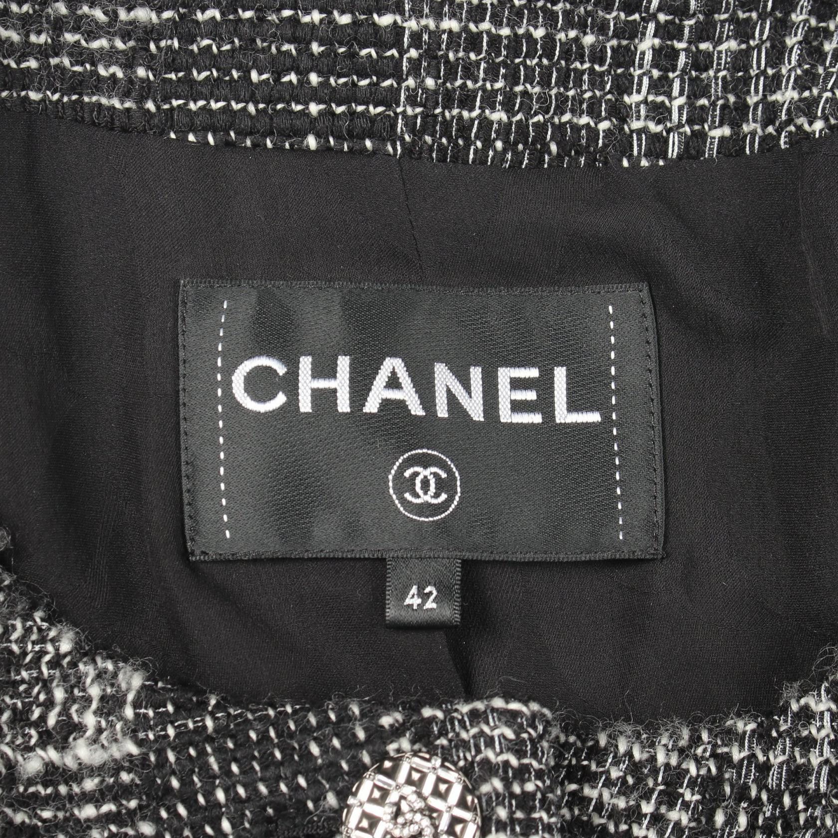 Chanel Chanel Chanel Coco Mark Button Tweed Collarless Jacket Textile Outerwear P73194V64514 DUTY FREE for USA Size ONE SIZE - 3 Thumbnail