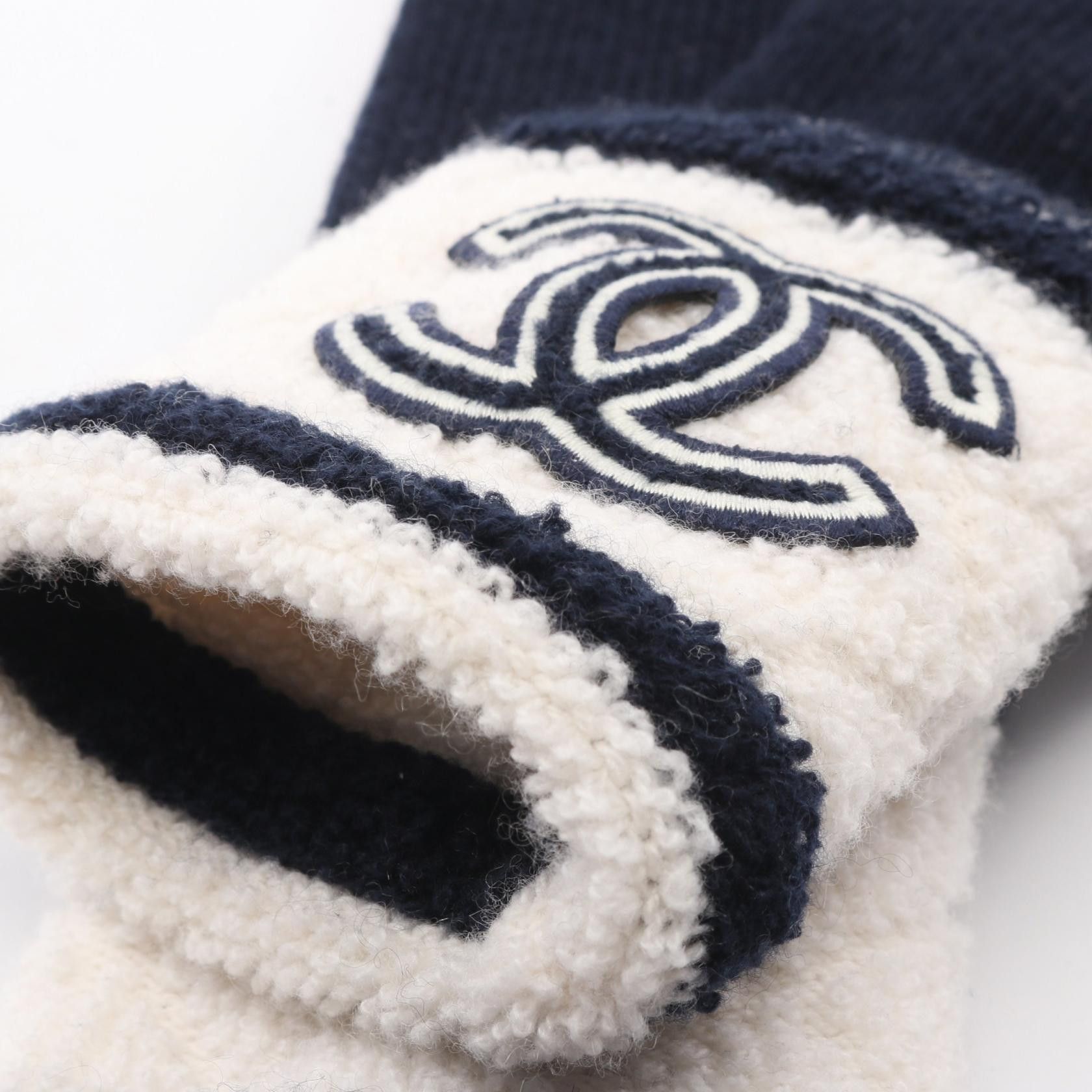 Chanel Chanel Chanel Coco Mark Cashmere Mittens Textile Gloves AA1074X12968 DUTY FREE for USA Size ONE SIZE - 5 Thumbnail