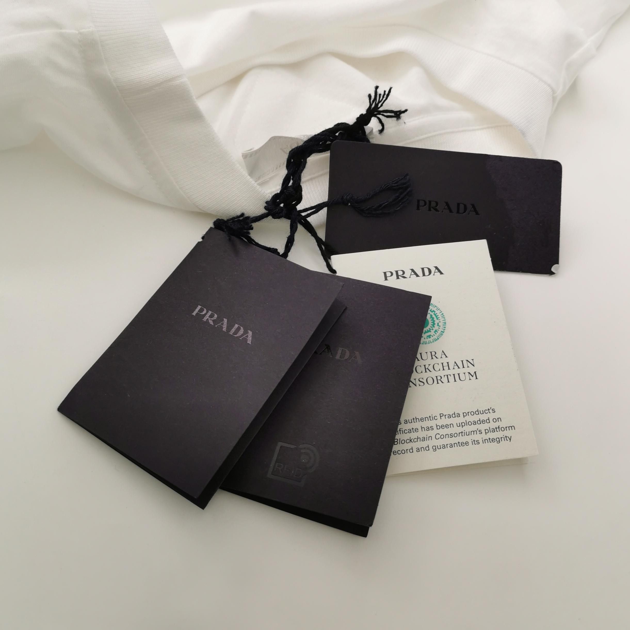 Prada Prada Men xl Short Sleeve Shirts Size US XL / EU 56 / 4 - 5 Thumbnail