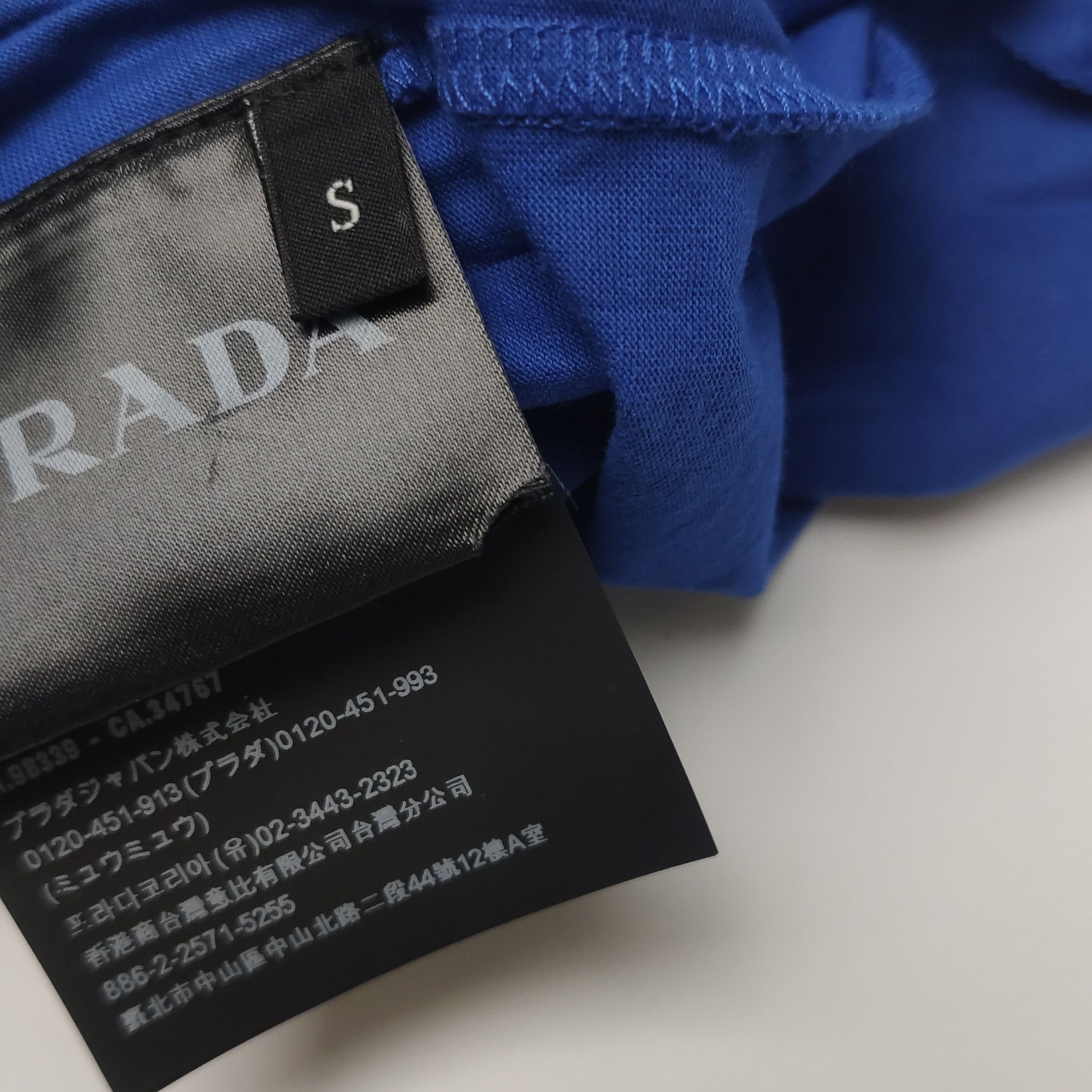 Prada Prada Men s Short Sleeve Shirts Size US S / EU 44-46 / 1 - 9 Thumbnail