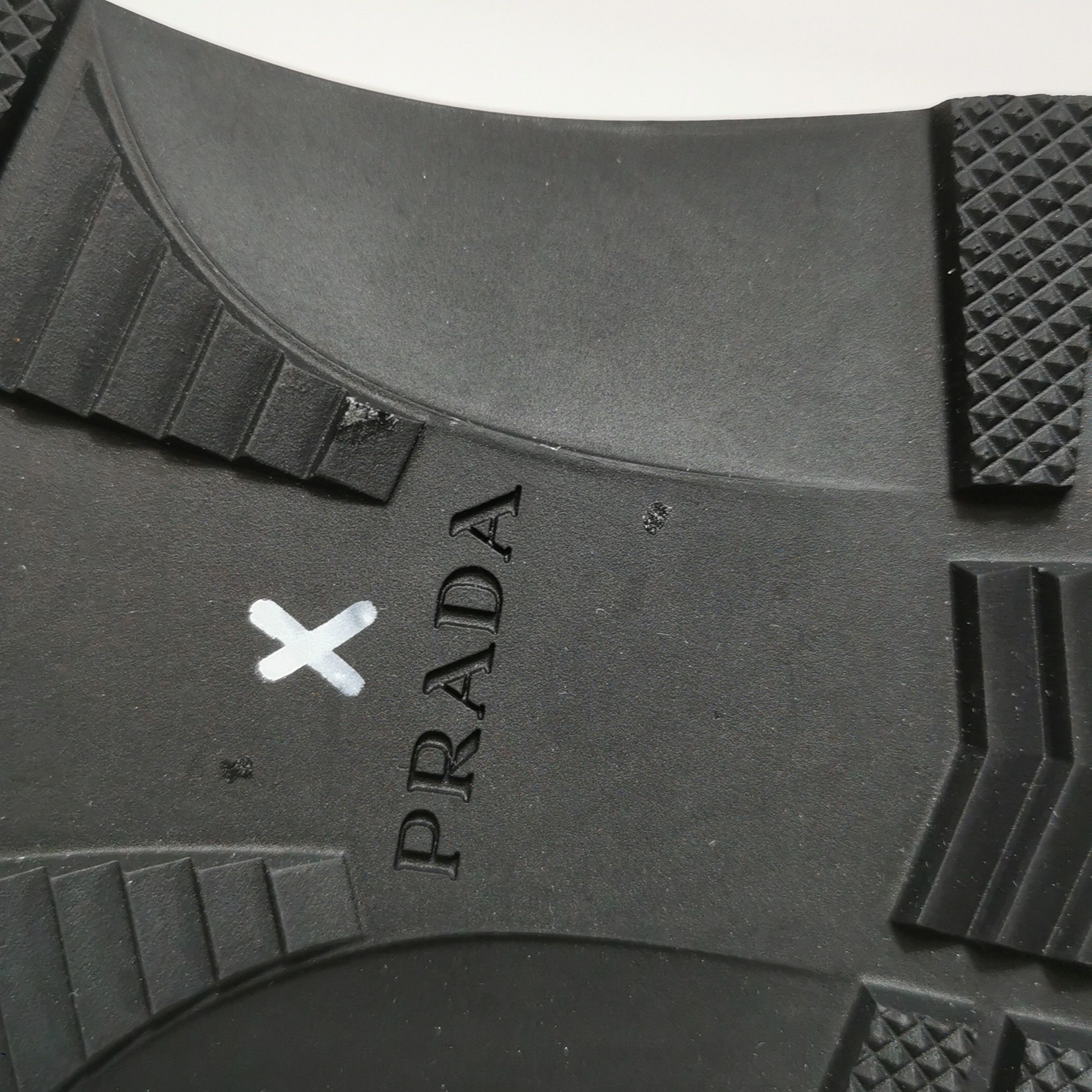 Prada Prada Men 6 Lowtop Sneakers Size US 6 / EU 39 - 8 Thumbnail