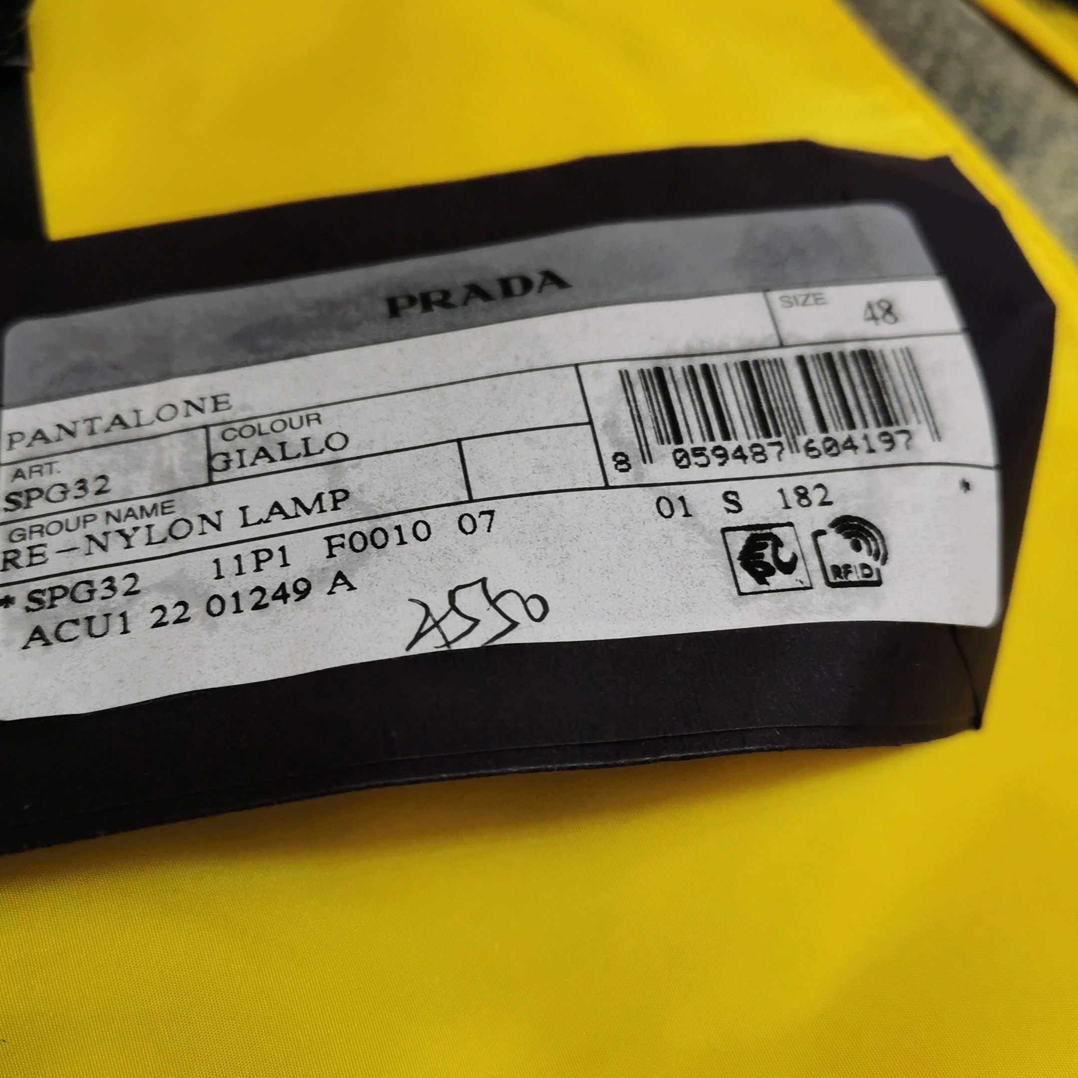 Prada Prada Men 32 Shorts Size US 32 / EU 48 - 9 Thumbnail