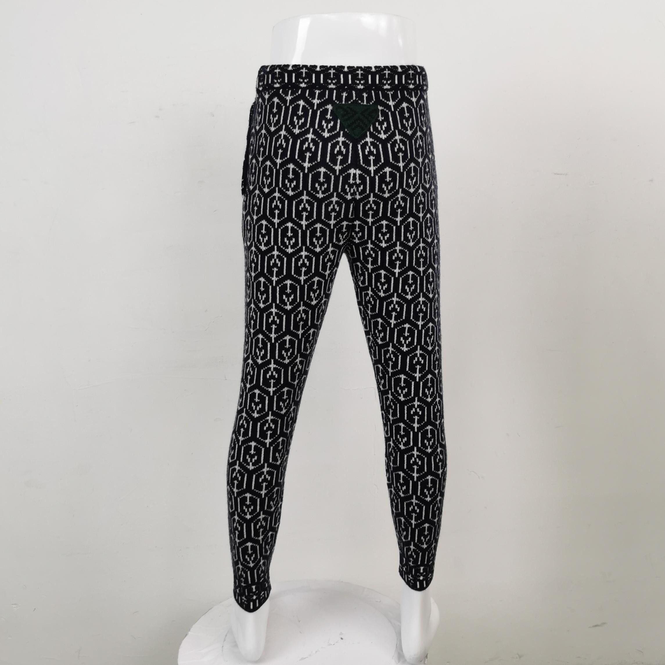 Prada Prada Men 30 Casual Pants Size US 30 / EU 46 - 2 Thumbnail