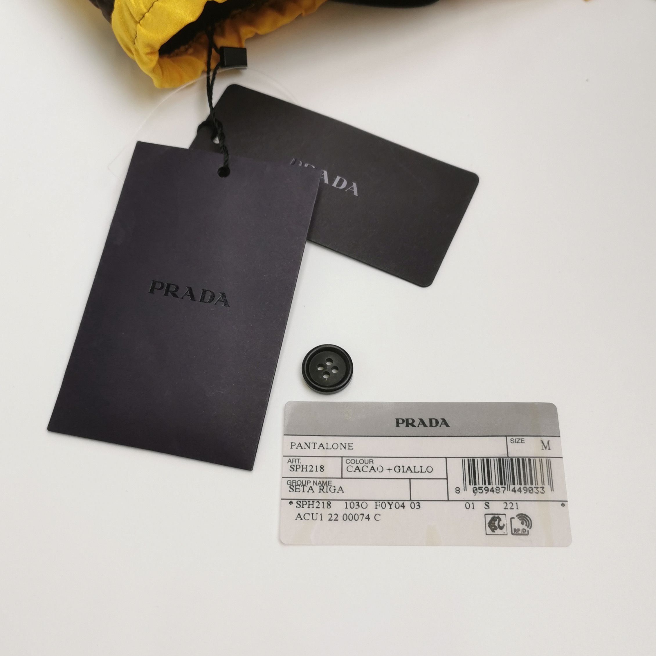 Prada Prada Men 32 Shorts Size US 32 / EU 48 - 4 Thumbnail
