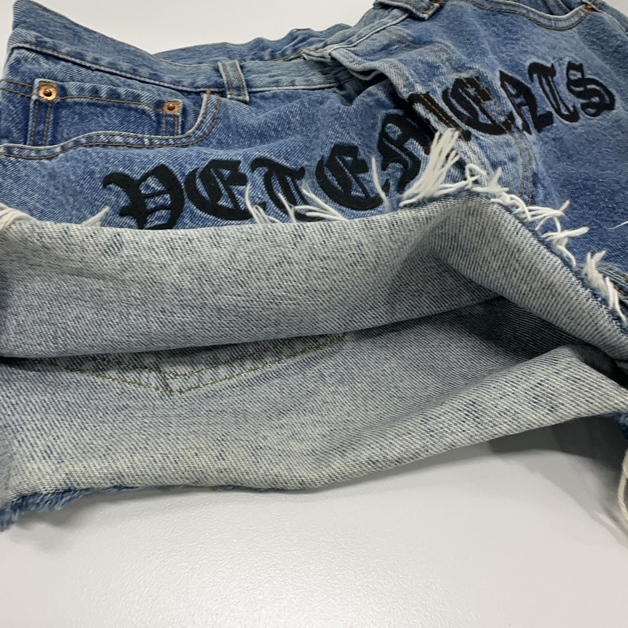 Vetements Vetements Logo Embroidered Denim Shorts Size M Size 28" / US 6 / IT 42 - 7 Thumbnail