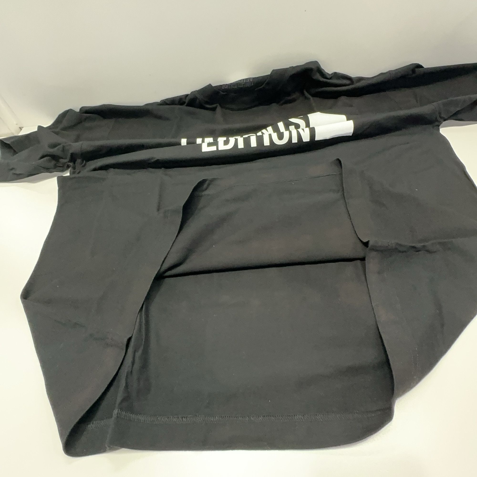 Vetements Vetements Limited Edition Logo T-Shirt Size S Size US S / EU 44-46 / 1 - 9 Thumbnail