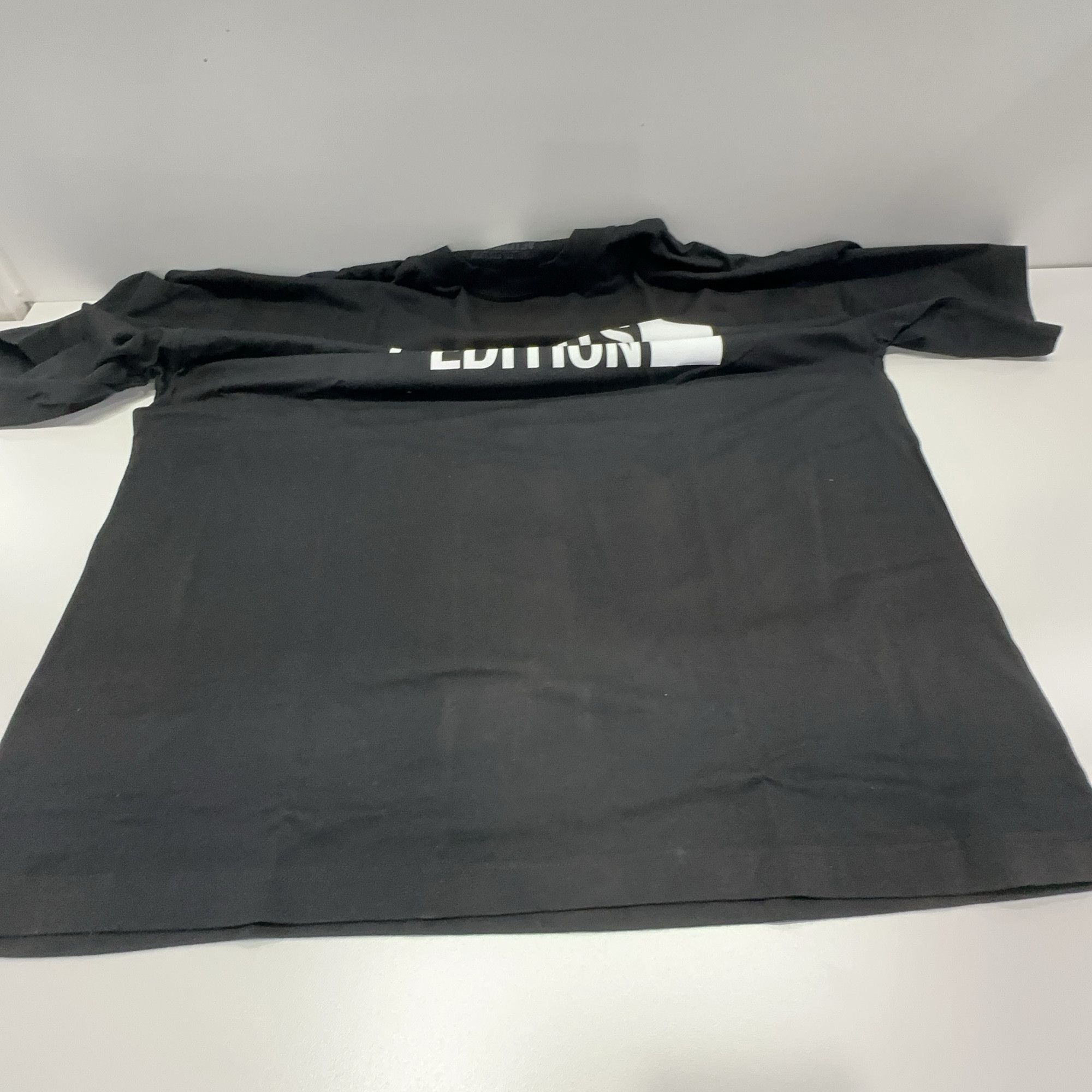 Vetements Vetements Limited Edition Logo T-Shirt Size S Size US S / EU 44-46 / 1 - 7 Thumbnail