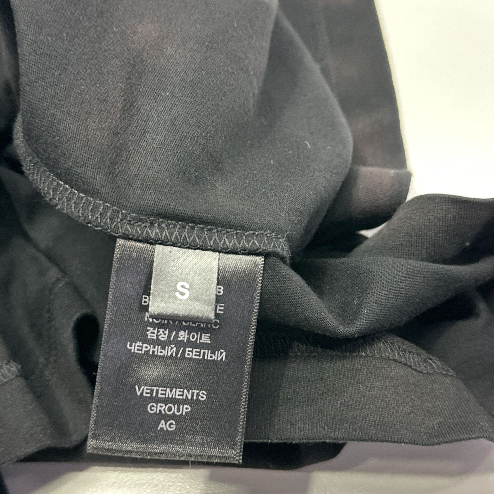 Vetements Vetements Limited Edition Logo T-Shirt Size S Size US S / EU 44-46 / 1 - 5 Thumbnail