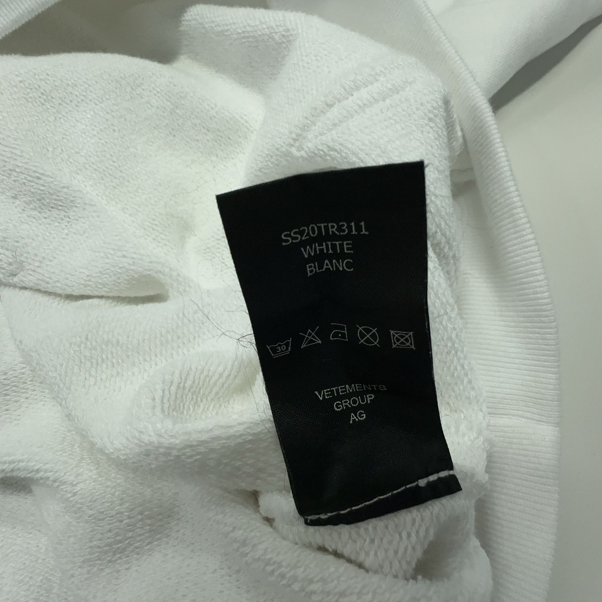 Vetements Vetements Logo Hoodie Size M Size US M / EU 48-50 / 2 - 4 Thumbnail