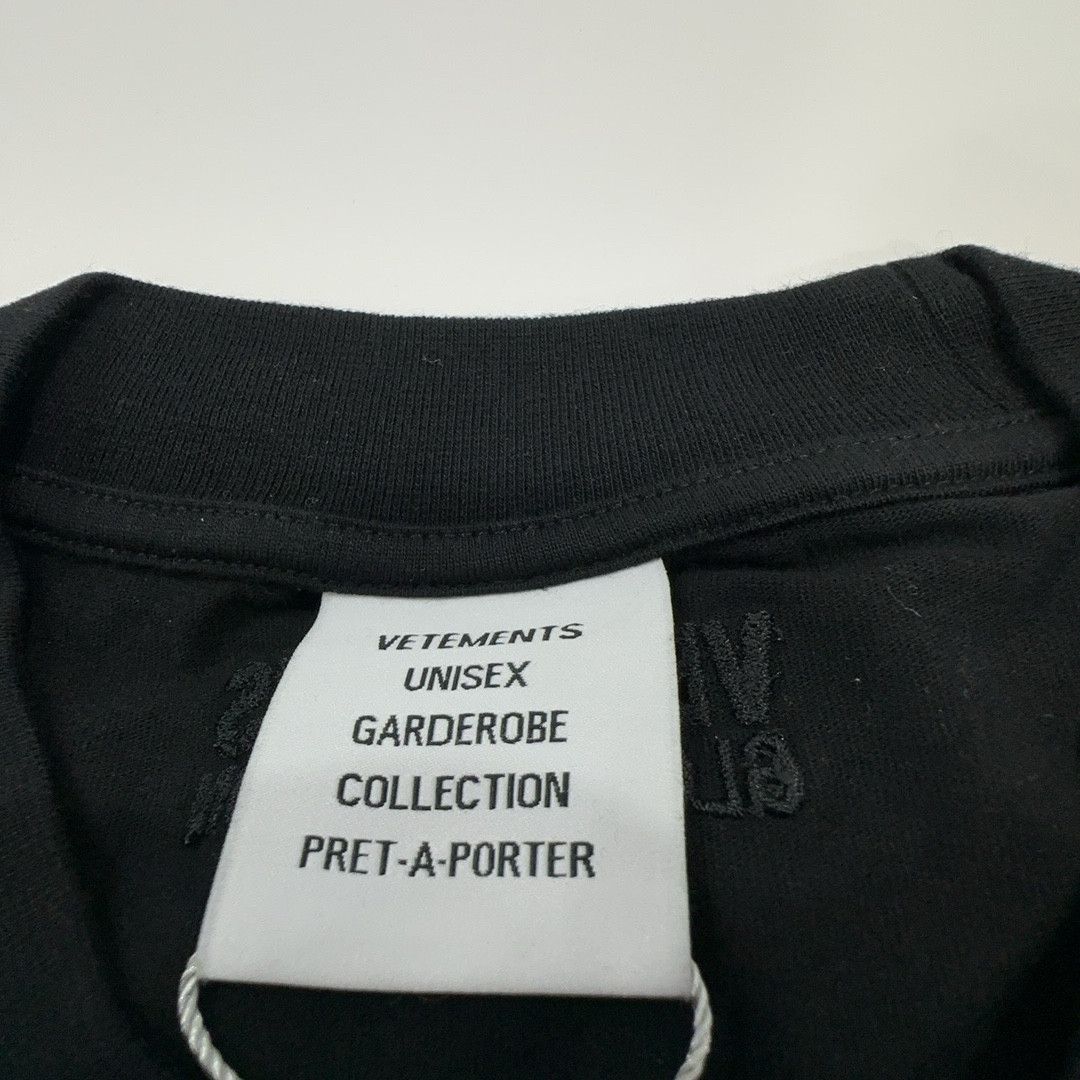 Vetements Vetements Think Globally Rainbow Logo T-Shirt Size L Size US L / EU 52-54 / 3 - 3 Thumbnail