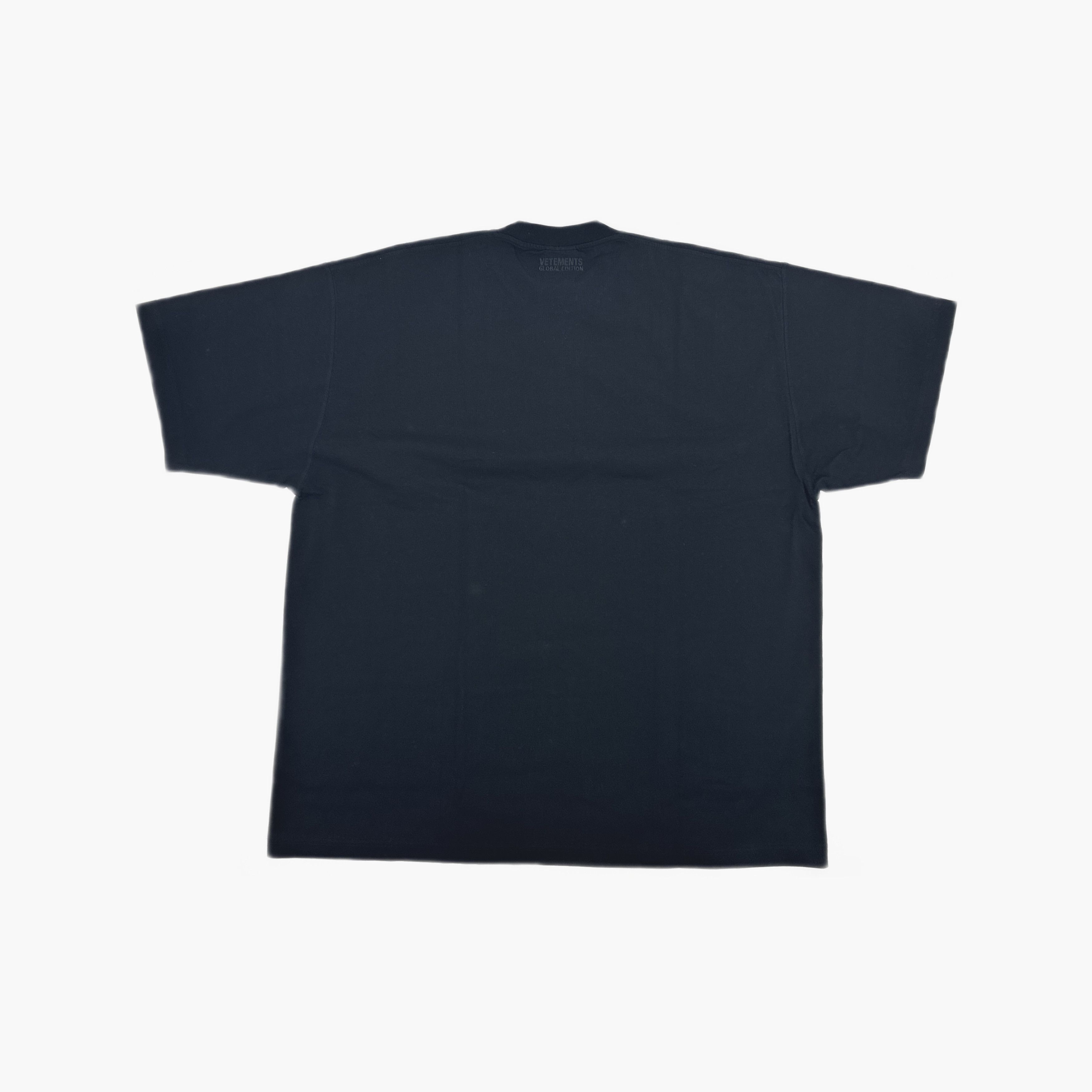 Vetements Vetements Think Globally Rainbow Logo T-Shirt Size L Size US L / EU 52-54 / 3 - 2 Thumbnail