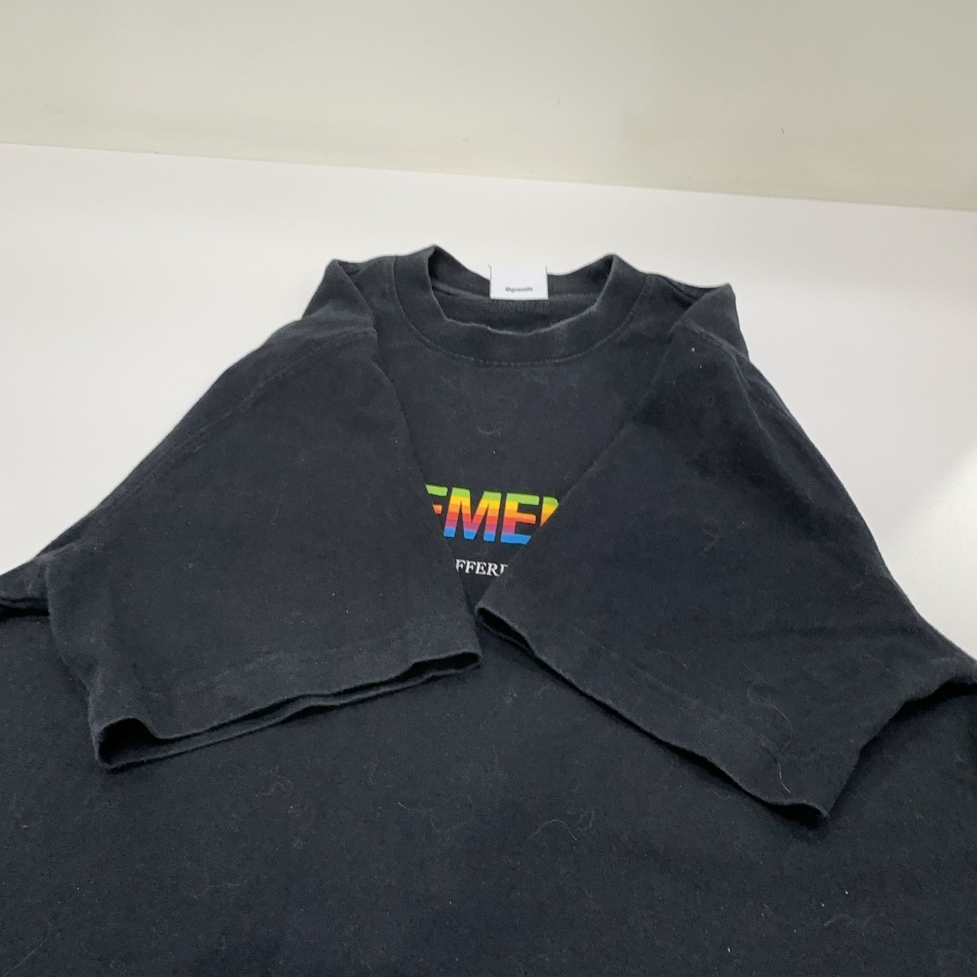 Vetements Vetements Think Differently Logo T-Shirt Size S Size US S / EU 44-46 / 1 - 10 Thumbnail