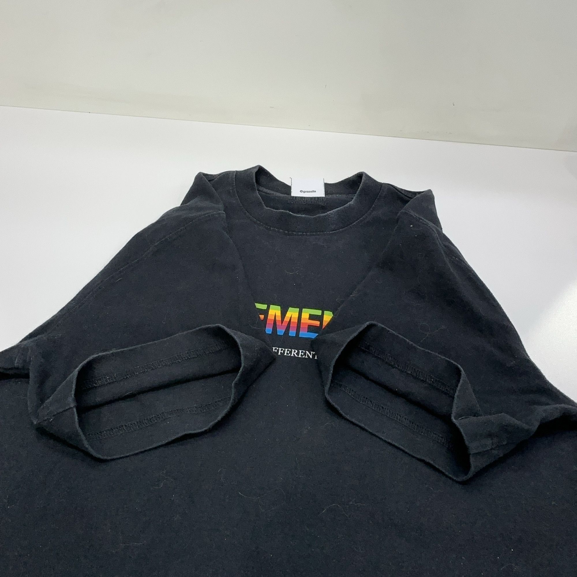 Vetements Vetements Think Differently Logo T-Shirt Size S Size US S / EU 44-46 / 1 - 11 Thumbnail