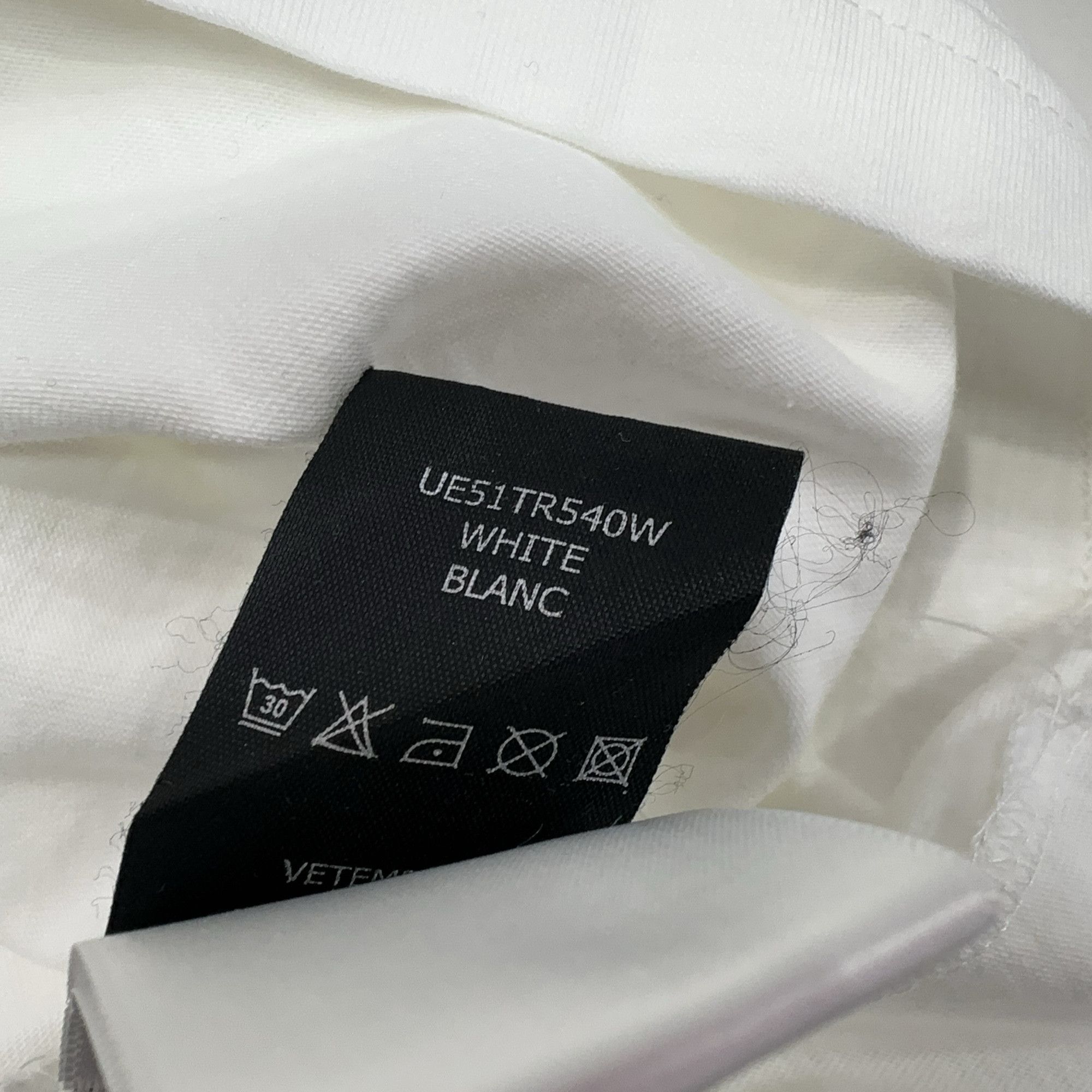 Vetements Vetements Logo Print T-Shirt Size M Size US M / EU 48-50 / 2 - 8 Thumbnail