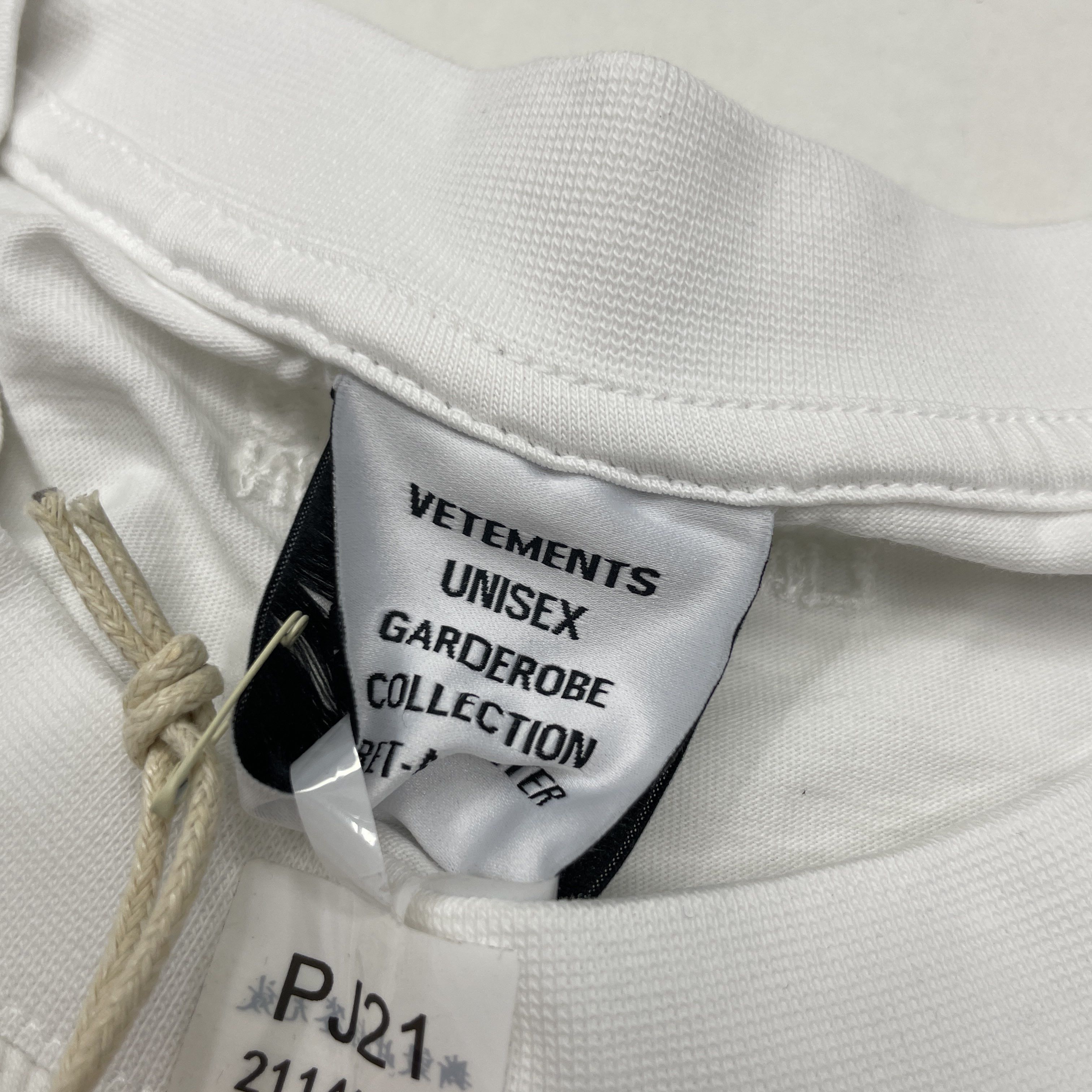 Vetements Vetements Logo Print T-Shirt Size L Size US L / EU 52-54 / 3 - 3 Thumbnail