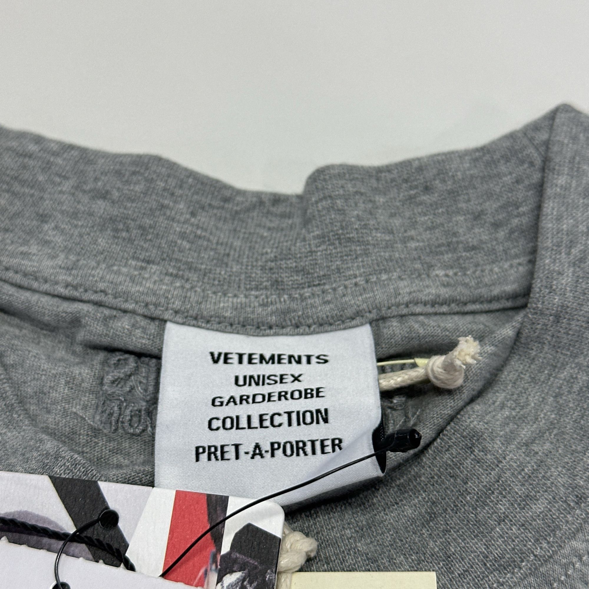 Vetements Vetements Heart Handshake T-Shirt Size S Size US S / EU 44-46 / 1 - 3 Thumbnail