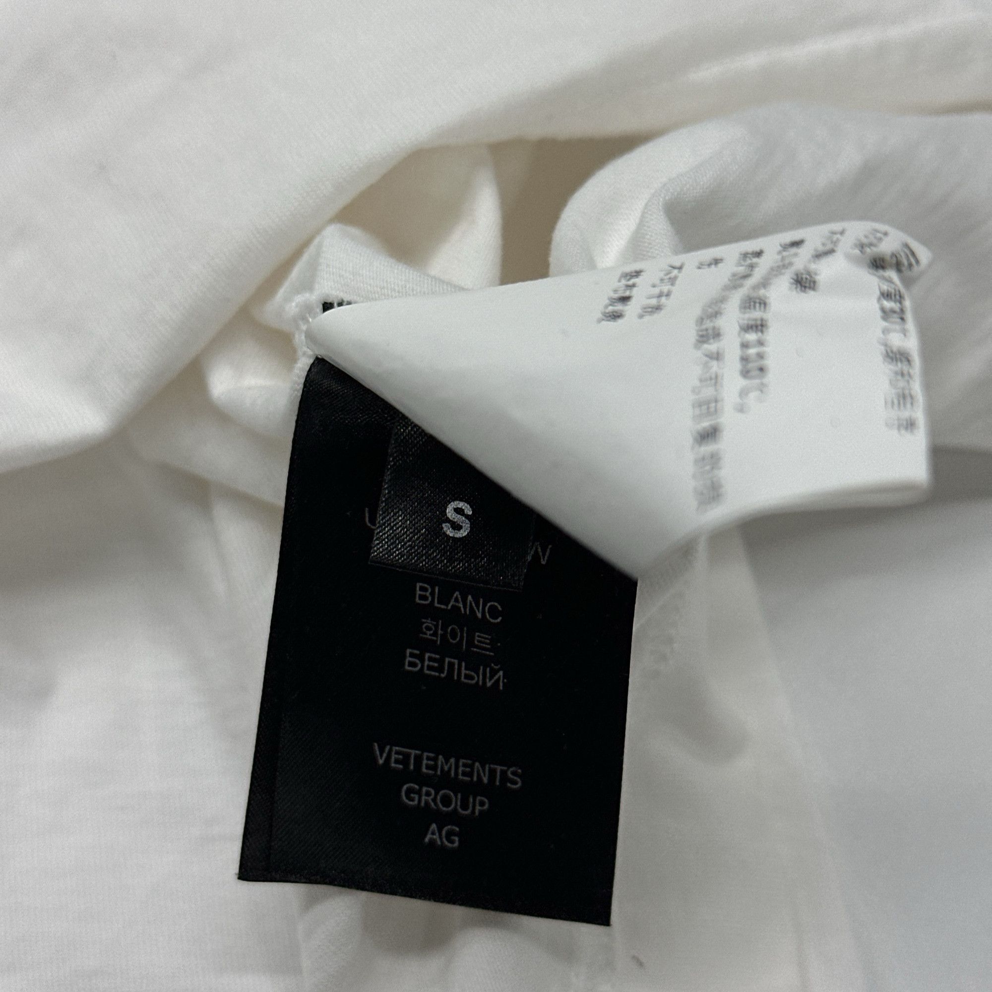Vetements Vetements No Social Media T-Shirt Size S Size US S / EU 44-46 / 1 - 5 Thumbnail