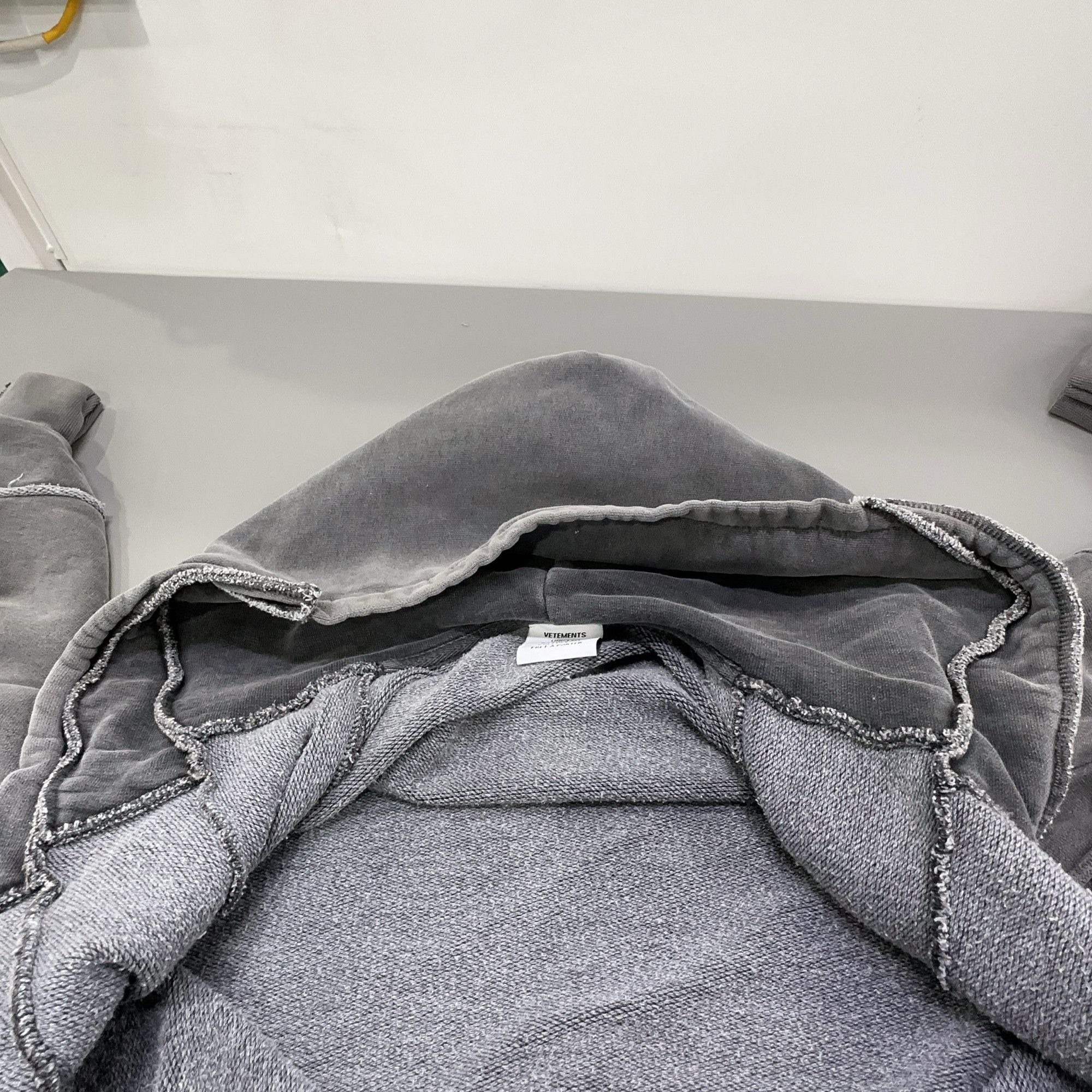 Vetements Vetements Logo Zip-Up Hoodie Size M Size US M / EU 48-50 / 2 - 6 Thumbnail