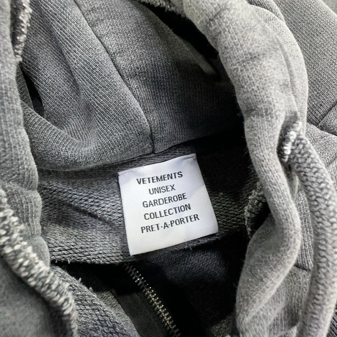 Vetements Vetements Logo Zip-Up Hoodie Size M Size US M / EU 48-50 / 2 - 3 Thumbnail