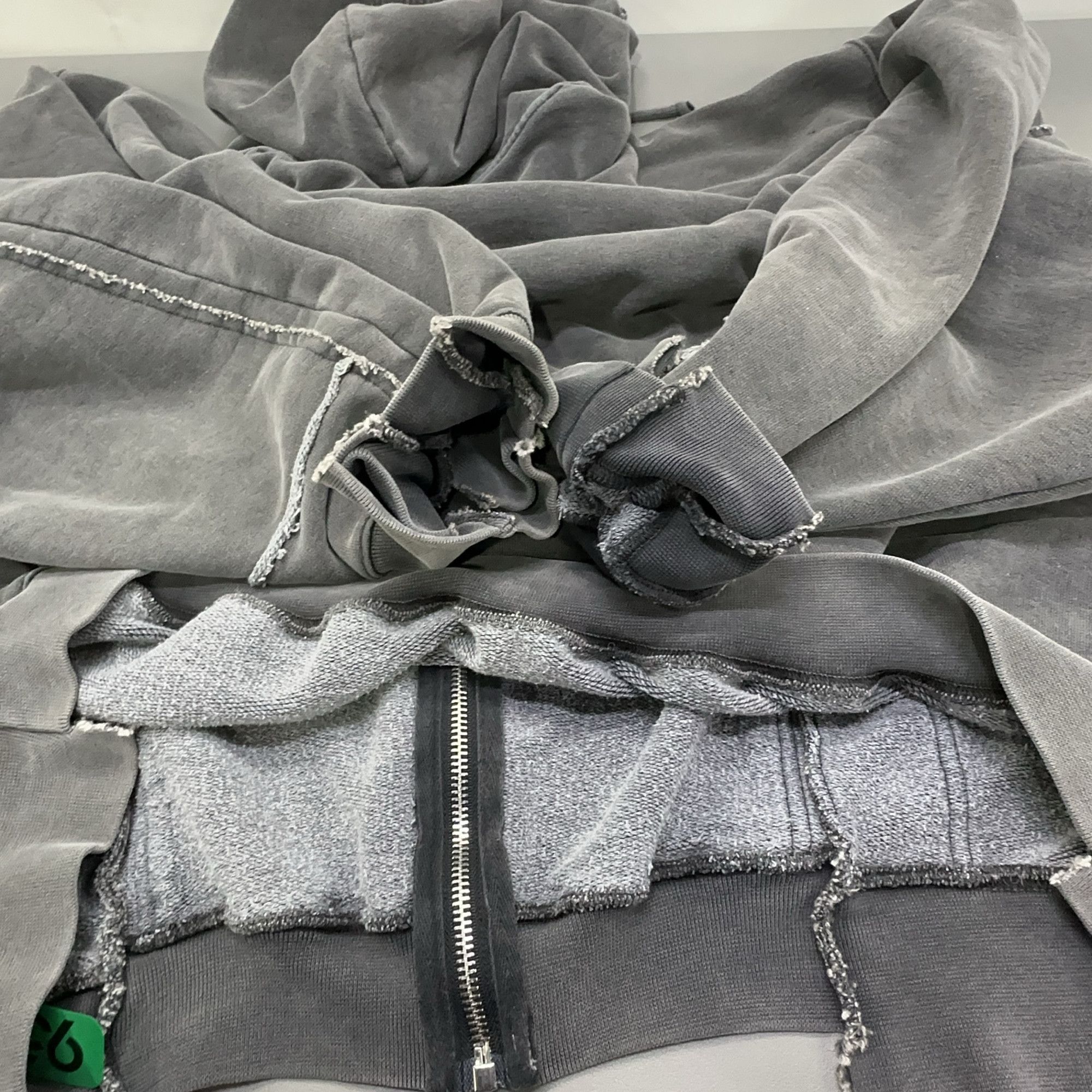 Vetements Vetements Logo Zip-Up Hoodie Size M Size US M / EU 48-50 / 2 - 7 Thumbnail