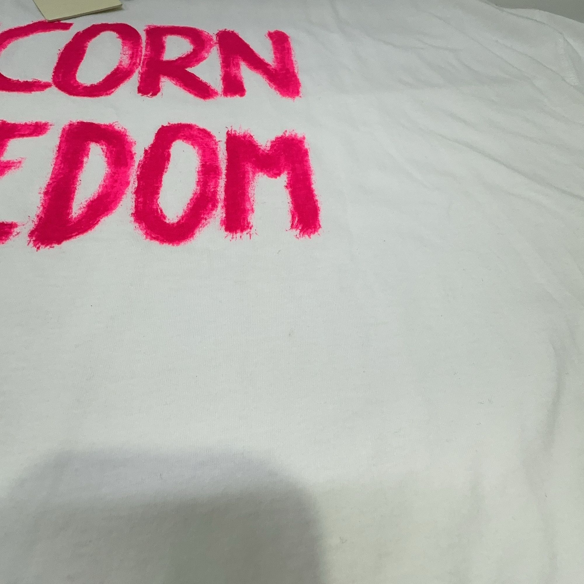 Vetements Vetements Unicorn Freedom T-Shirt White Size S Size US S / EU 44-46 / 1 - 7 Thumbnail