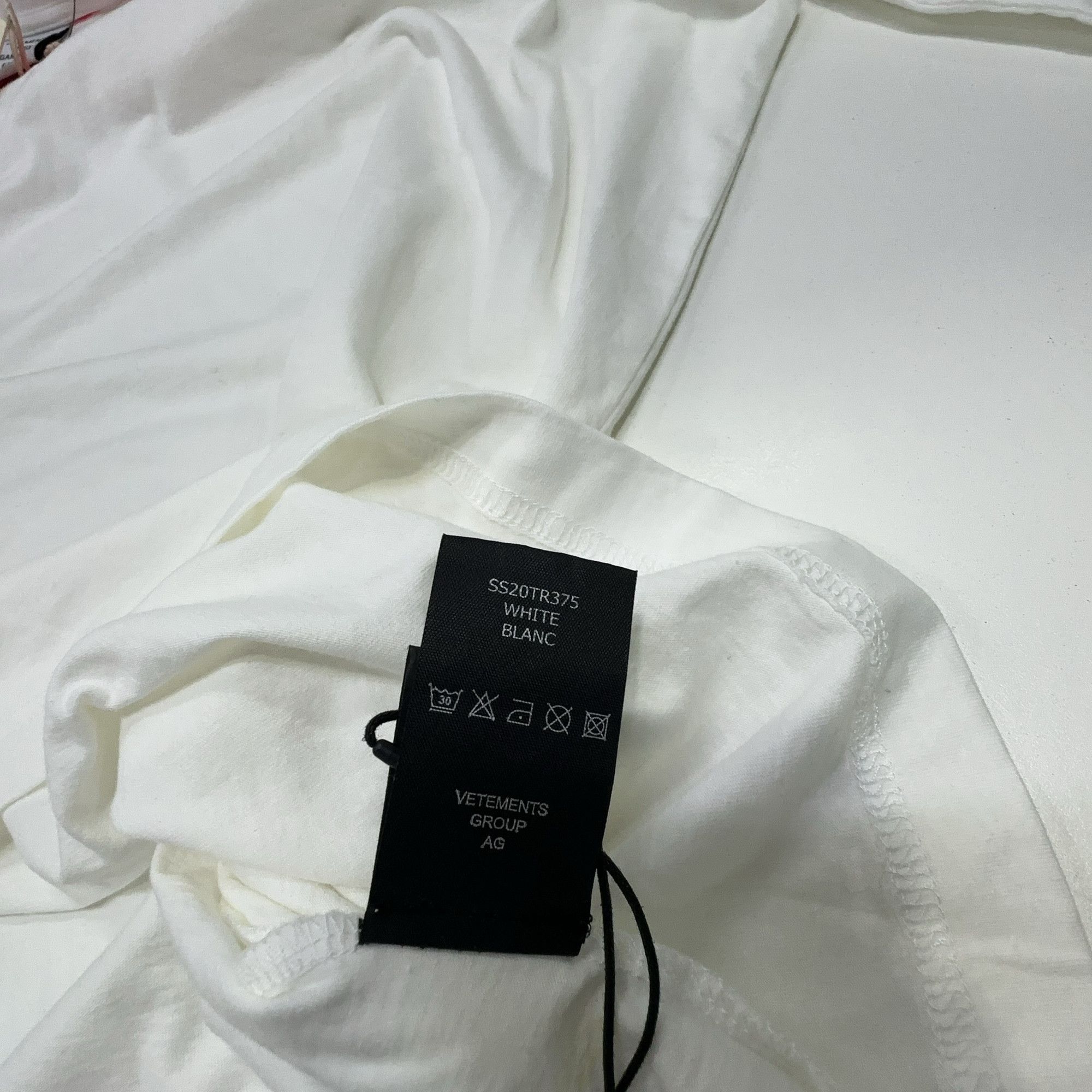 Vetements Vetements Unicorn Freedom T-Shirt White Size S Size US S / EU 44-46 / 1 - 4 Thumbnail