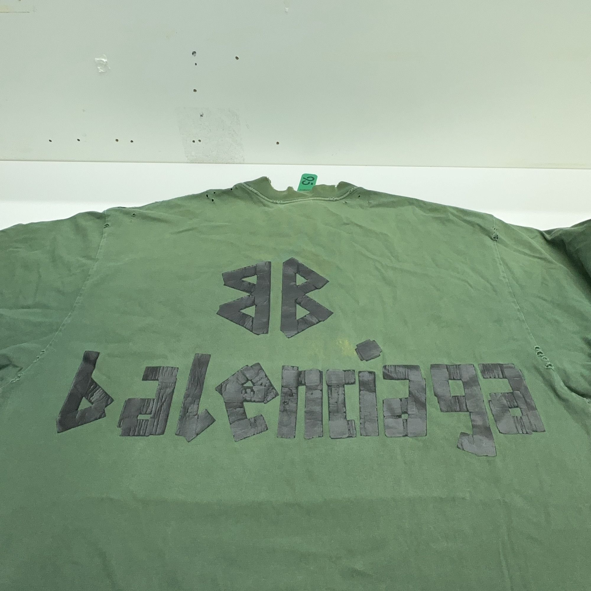 Balenciaga Balenciaga Logo Distressed T-Shirt Size M Size US M / EU 48-50 / 2 - 12 Thumbnail