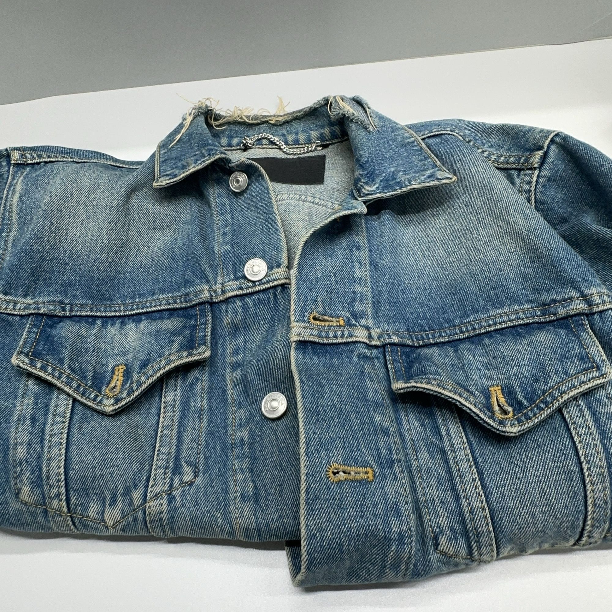 Balenciaga Balenciaga 2017 Logo Denim Jacket Size 48 Size US M / EU 48-50 / 2 - 8 Thumbnail