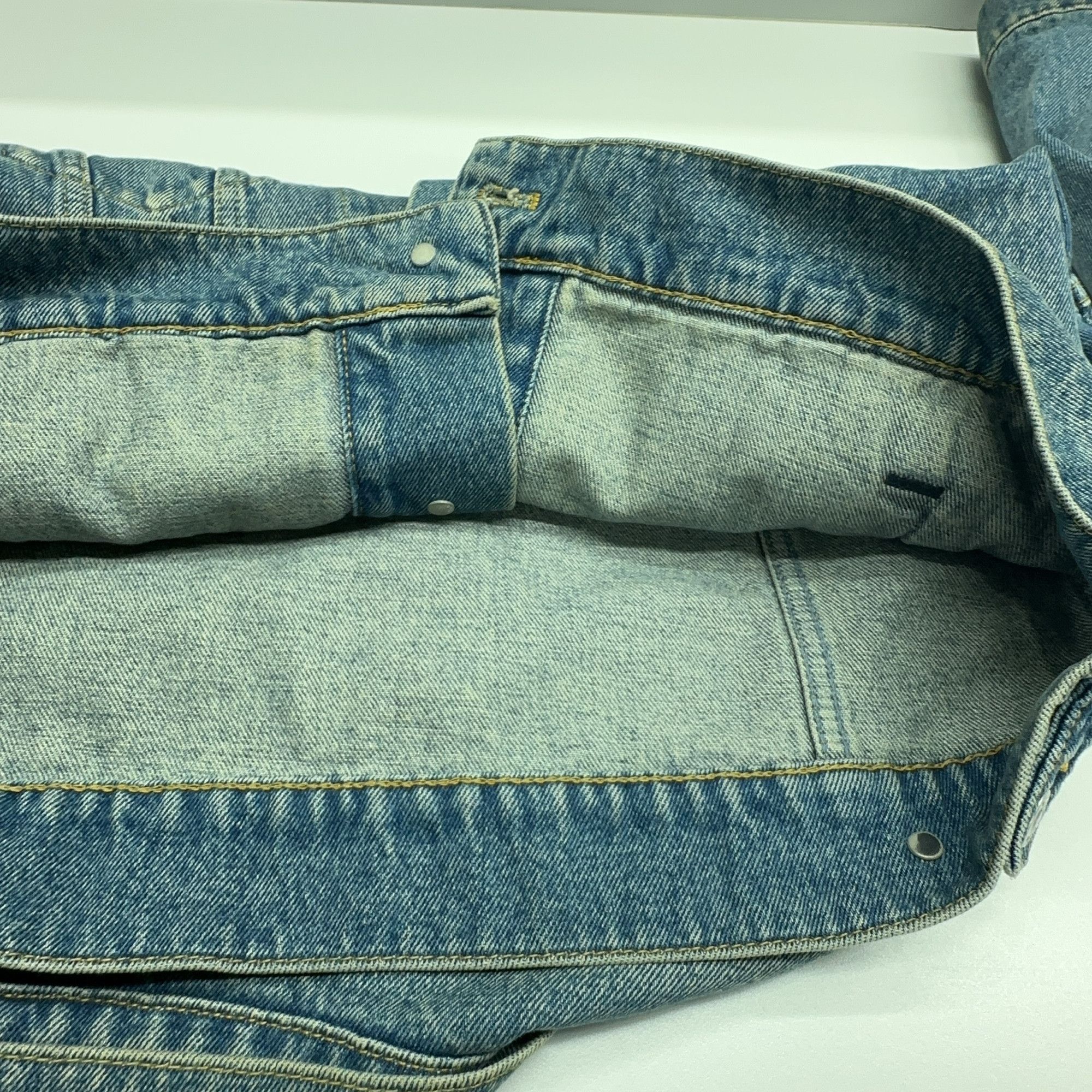 Balenciaga Balenciaga 2017 Logo Denim Jacket Size 48 Size US M / EU 48-50 / 2 - 10 Thumbnail