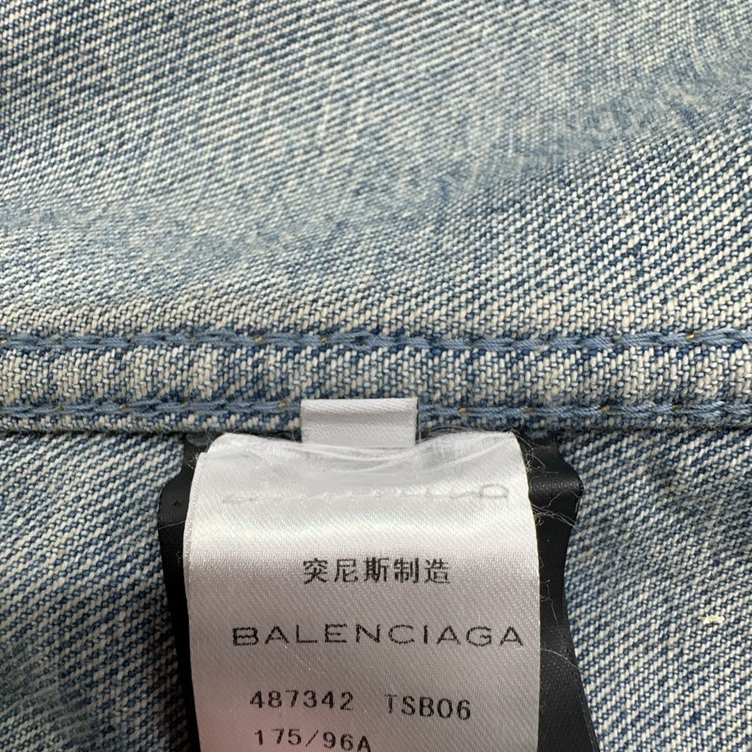 Balenciaga Balenciaga 2017 Logo Denim Jacket Size 48 Size US M / EU 48-50 / 2 - 4 Thumbnail
