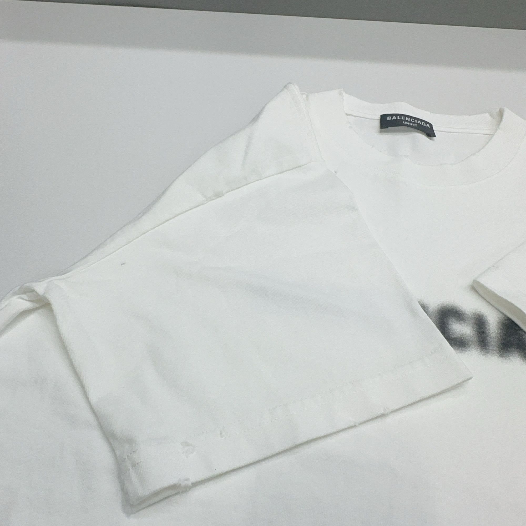 Balenciaga Balenciaga Blurry Logo T-Shirt Size L Size US L / EU 52-54 / 3 - 6 Thumbnail